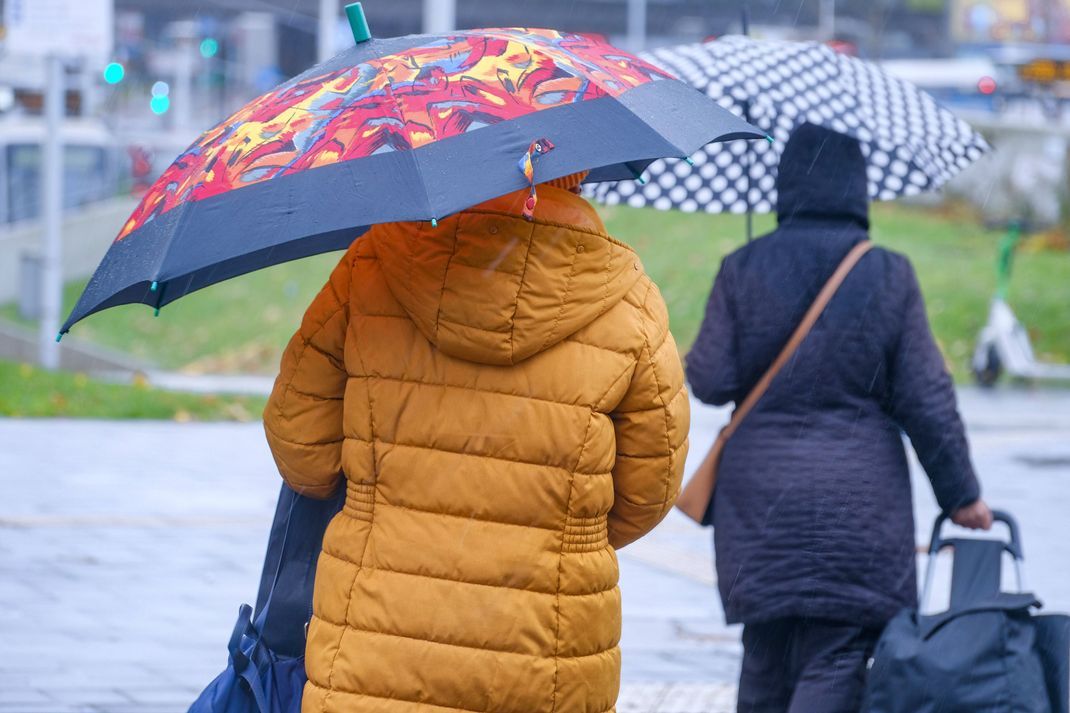 Die Deutschen müssen sich bis Mitte Dezember auf reichlich Regen einstellen. (Symbolbild)