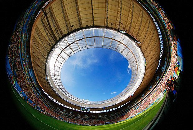 
                <strong>Schweiz vs. Ecuador (2:1) - Estadio Nacional</strong><br>
                Brasilia ist bekanntermaßen die Stadt der modernen Architektur und sein kreisrundes Nationalstadion macht da keine Ausnahme. Mit 70.042 Sitzplätzen ist es das zweitgrößte Stadion des Landes.
              