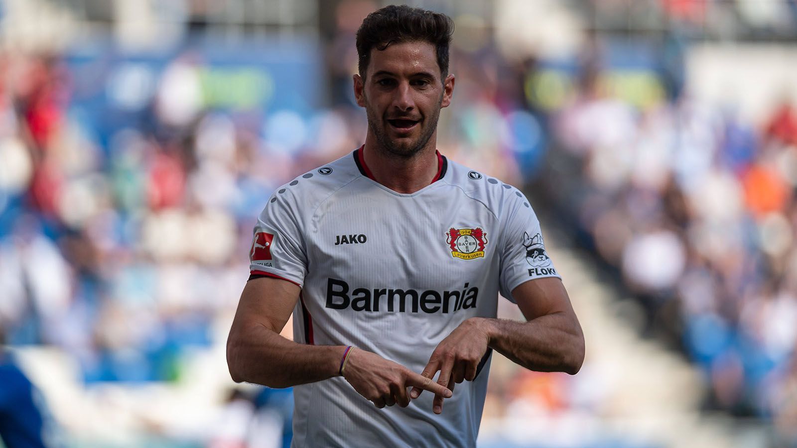 
                <strong>Bayer 04 Leverkusen</strong><br>
                Abgänge: Lucas Alario (Eintracht Frankfurt), Joel Pohjanpalo (Venezia FC), Mitchell Weiser (Werder Bremen), Yannik Schlößer (1 FC Düren), Julian Baumgartlinger (FC Augsburg), Sadik Fofana (1 FC. Nürnberg/Leihe), Lennart Grill (Union Berlin/Leihe)
              