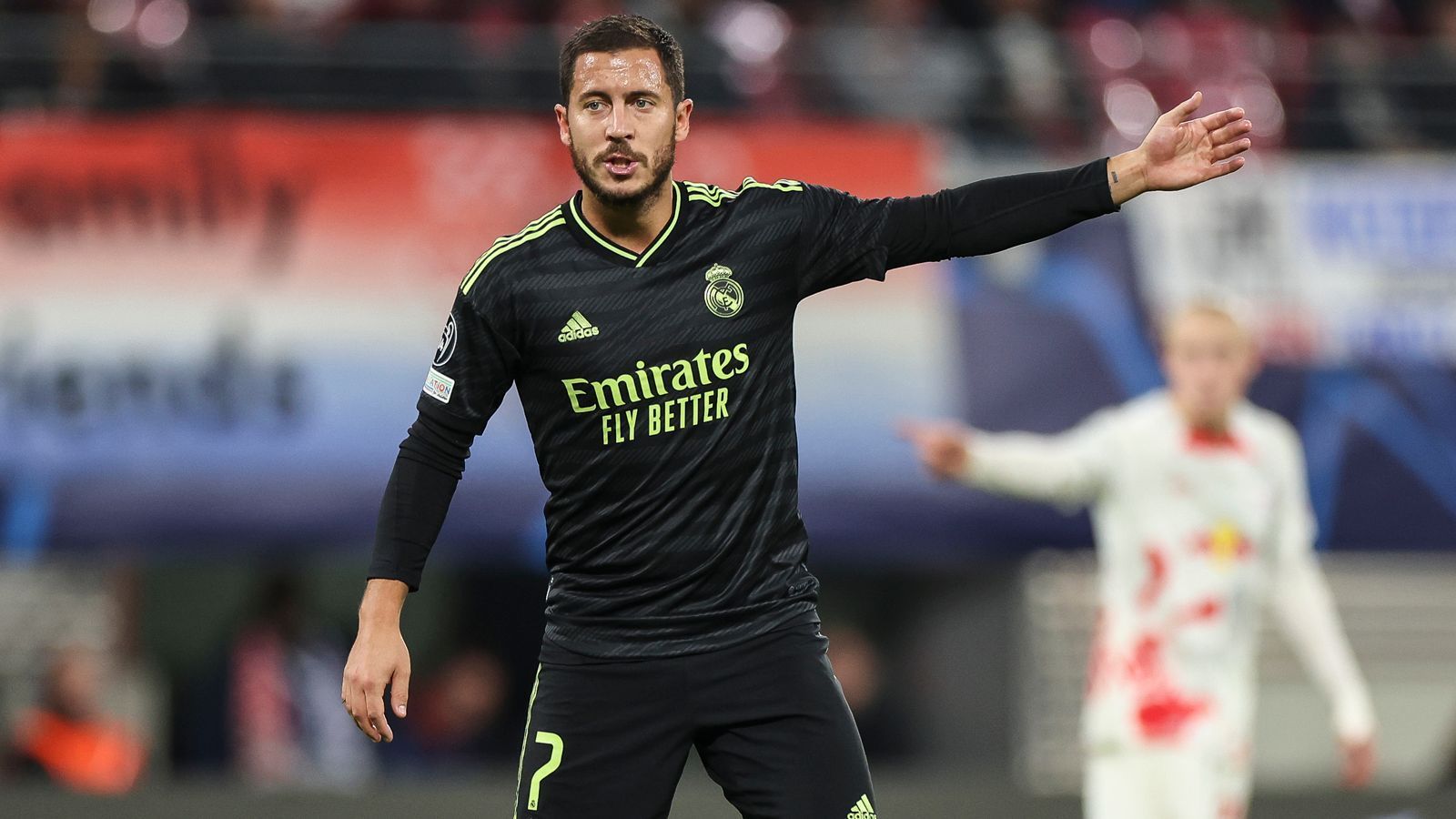 
                <strong>Platz 8: Eden Hazard (Real Madrid)</strong><br>
                &#x2022; Einkommen: 31 Millionen Euro<br>&#x2022; Gehalt: 27 Millionen Euro<br>&#x2022; Sponsoren-Einnahmen: vier Millionen Euro<br>
              