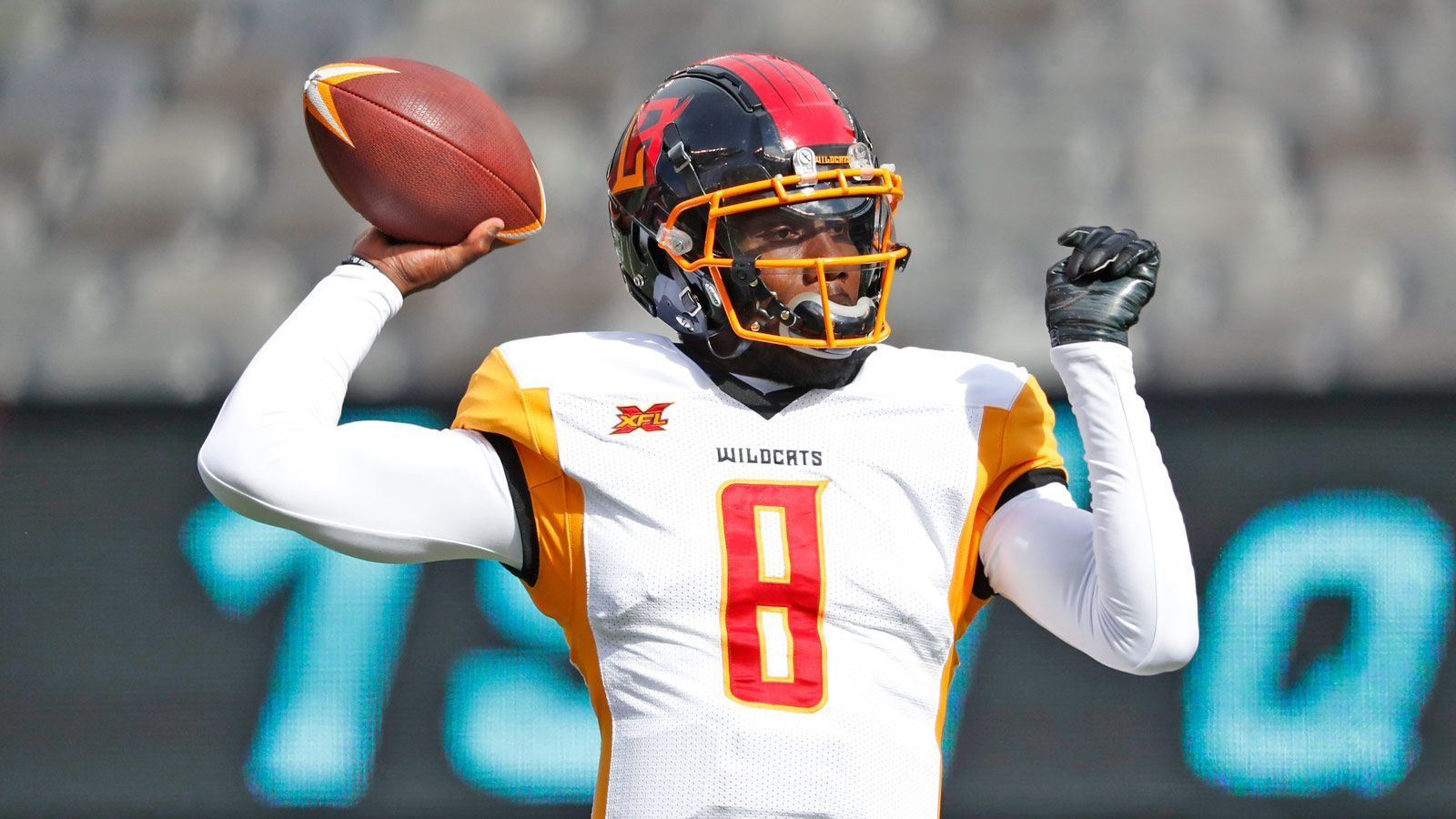 
                <strong>Gewinner: Josh Johnson (Quarterback, Los Angeles Wildcats)</strong><br>
                Beim 41:34-Erfolg über die Tampa Bay Vipers überzeugte Quarterback Josh Johnson mit einem Galaauftritt. Der 33-Jährige mit NFL-Erfahrung kam insgesamt auf 307 Yards und vier Touchdowns bei einer Interception. Er verteilte dabei den Ball an neun unterschiedliche Receiver und führte die Wildcats zum zweiten Sieg aus den vergangenen drei Spielen. Mit dem Sieg gegen die Vipers steht LA mit einer Bilanz von zwei Siegen und drei Niederlagen auf Platz zwei der XFL West. 
              