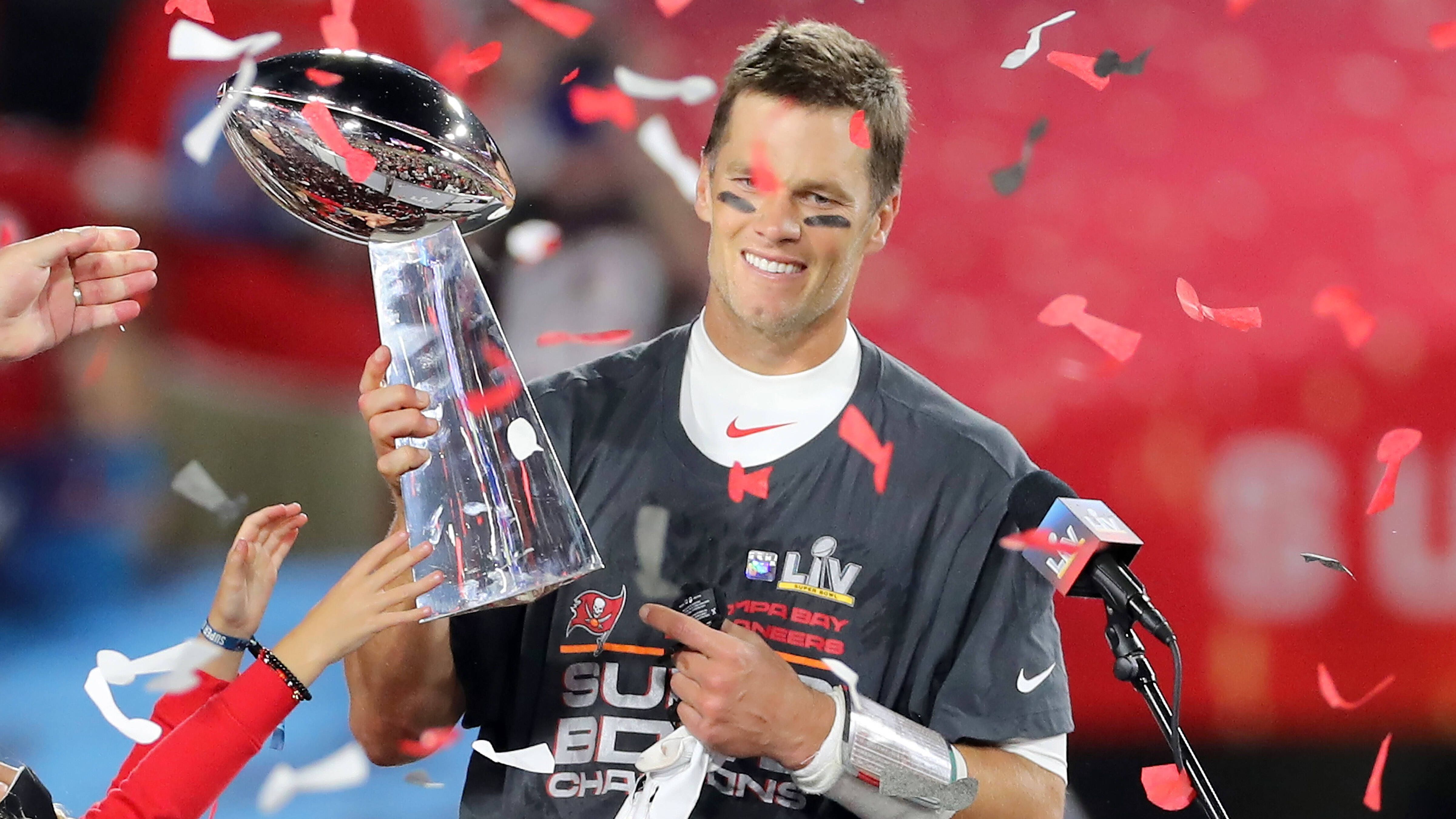 <strong>Tom Brady (2002 &amp; 2004 &amp; 2015 &amp; 2017 &amp; 2021) - Quarterback, New England Patriots &amp; Tampa Bay Buccaneers&nbsp;</strong>