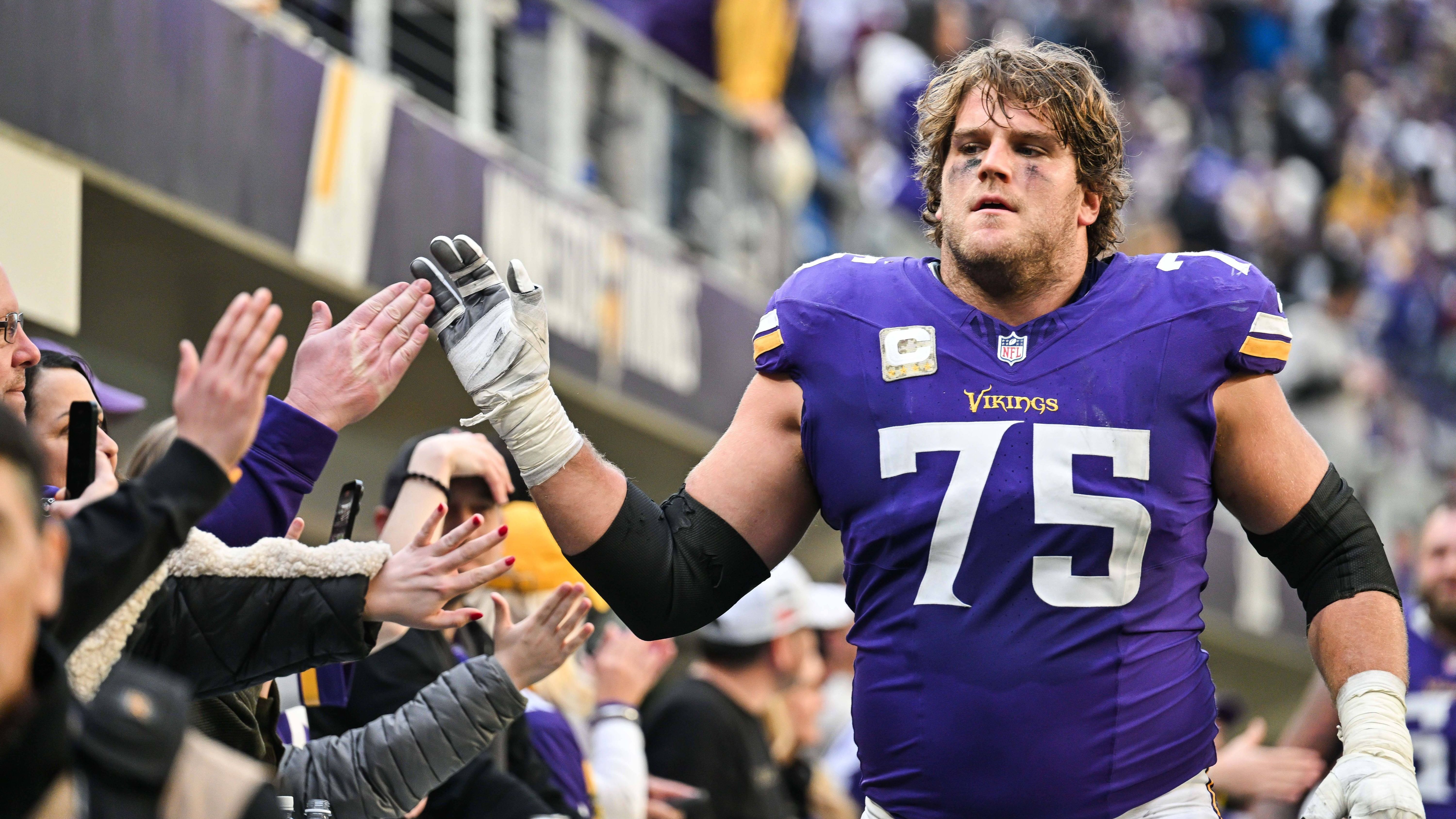 <strong>Minnesota Vikings: Brian O’Neill</strong><br>Position: Right Tackle<br>Gehalt 2025: 26 Millionen US-Dollar<br>Vertragsende: 2027