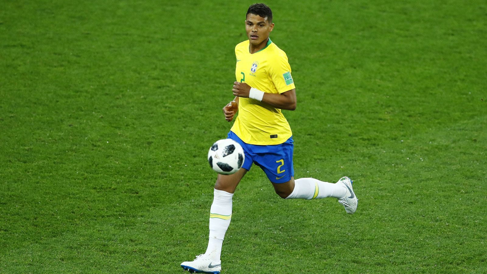 
                <strong>Thiago Silva</strong><br>
                Ähnlich wie Nebenmann Miranda, dabei etwas souveräner. Auch er liefert einen ordentlichen Auftritt ab. ran-Note: 3
              