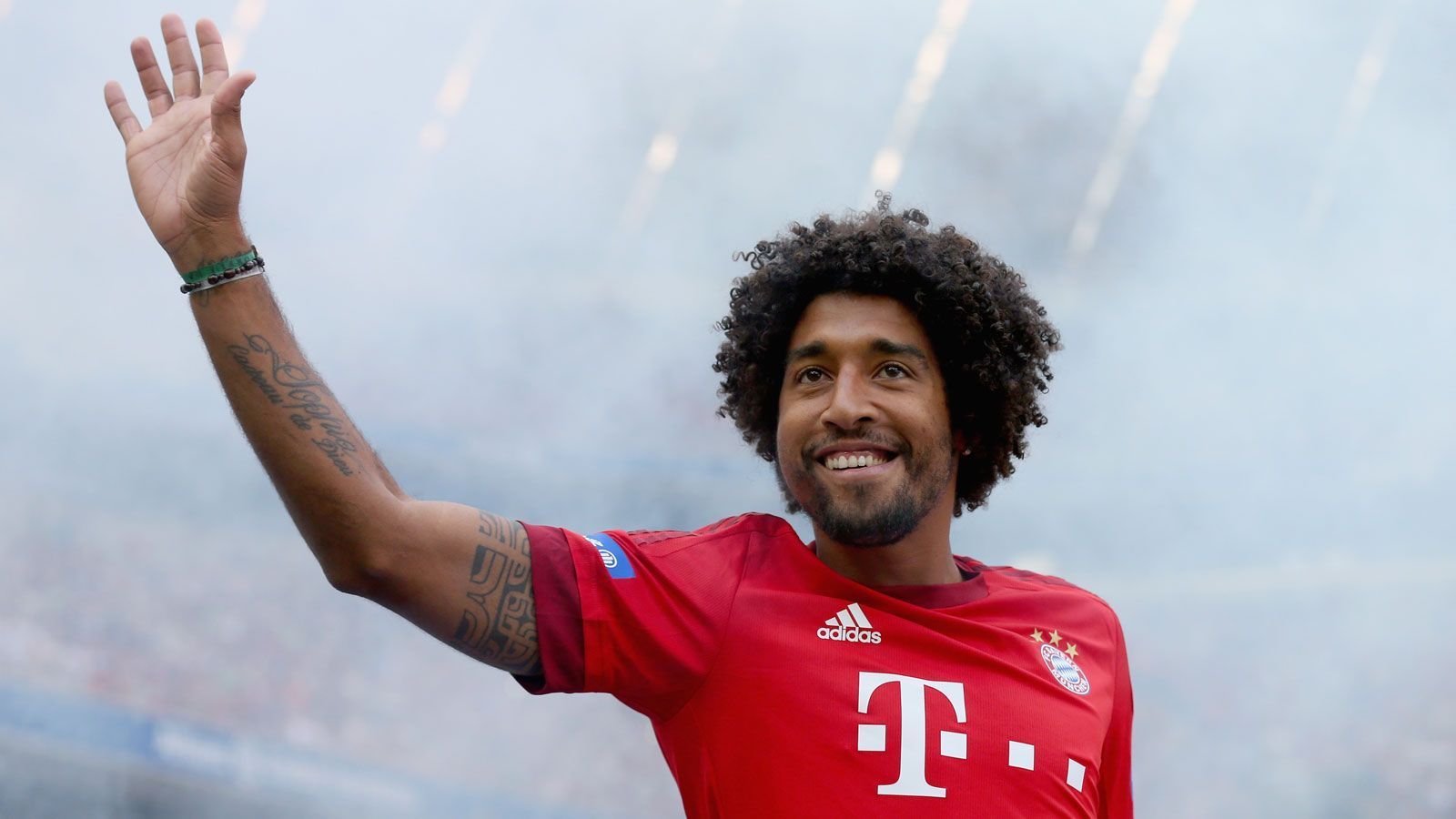 
                <strong>Dante (Juli 2012 - August 2015)</strong><br>
                Weil Dante in seiner dritten Saison beim FC Bayern nicht mehr wirklich zum Zug kommt, erbittet er in der Sommerpause die Freigabe und unterschreibt beim VfL Wolfsburg. Seit 2016 steht er bei OGC Nizza unter Vertrag.
              