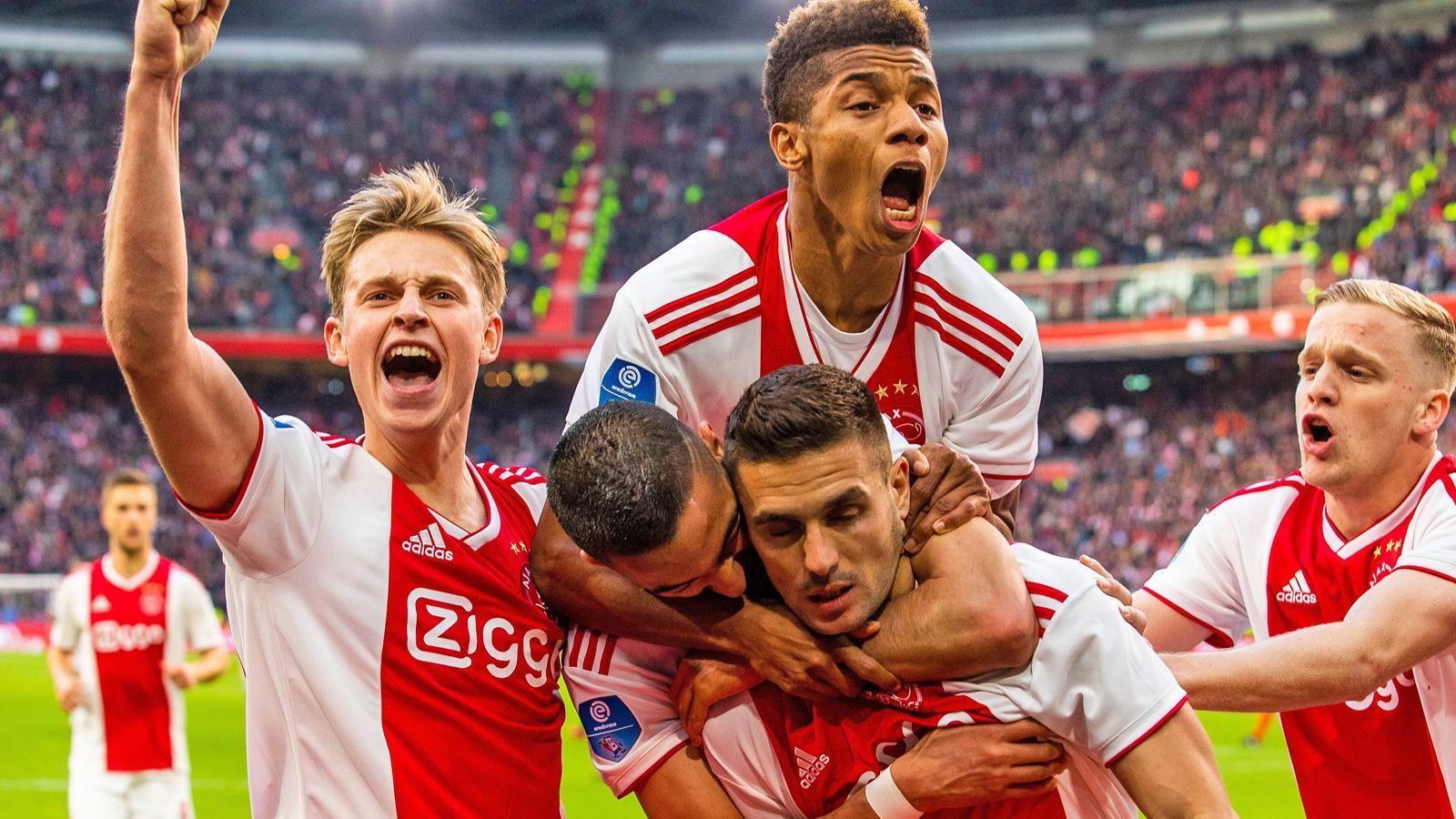 
                <strong>Ergebnis: 5:6 für Ajax Amsterdam</strong><br>
                Juventus Turin mag zwar auf dem Papier wie der Favorit in dieser Partie klingen. Im Head-to-Head-Vergleich setzt sich allerdings Ajax knapp durch. Bei den Niederländern bestechen besonders die jungen Talente. Dass die Truppe um de Ligt, van de Beek und Co. in der Lage ist, den Favoritenschreck zu spielen, haben sie in dieser Saison bereits bewiesen. Aber dass man auch die Italiener und hier besonders Cristiano Ronaldo niemals zu früh abschreiben darf, haben wir im Achtelfinale gegen Atletico Madrid gesehen. Fest steht jedenfalls: Uns erwartet eine ganz heiße Partie!
              