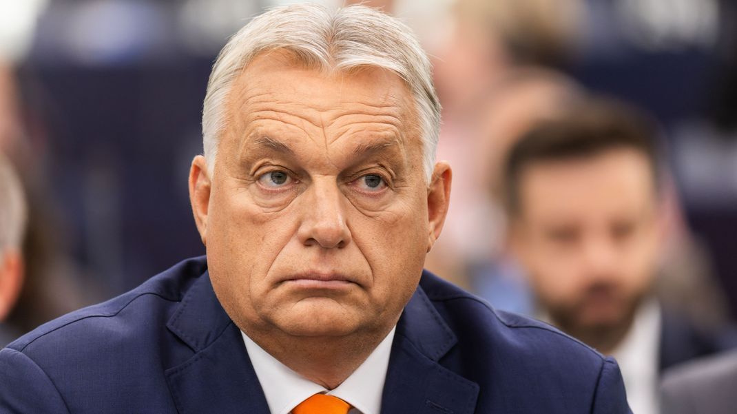 Archivaufnahme vom 9. Oktober 2024, Frankreich, Straßburg: Viktor Orbán, Ministerpräsident von Ungarn, im Plenarsaal des Europäischen Parlaments.