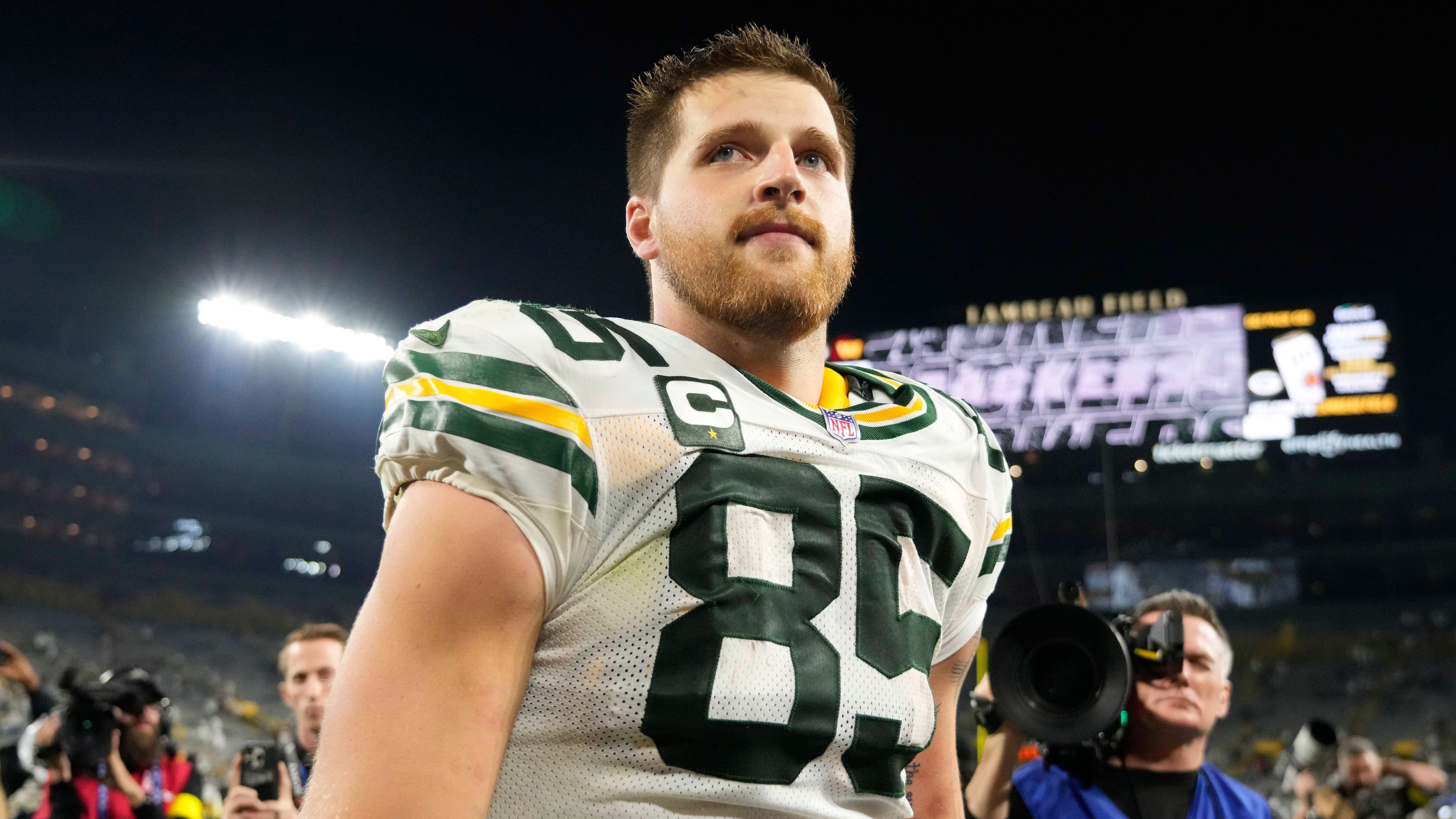 <em><strong>Tucker Kraft (Green Bay Packers)</strong><br>Packers-Tight-End Tucker Kraft hat sich am Donnerstag im Training am linken Knie verletzt. Laut NFL-Insider Ian Rapoport steht noch eine genauere Untersuchung aus, allerdings gehen die Verantwortlichen nicht von einer langfristigen Ausfallzeit aus. Kraft hatte zuletzt gegen Washington (124 Yards, ein Touchdown) eine starke Leistung gezeigt.</em>