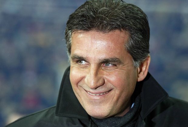 
                <strong>Carlos Queiroz</strong><br>
                Trainer Nummer zwei: Carlos Queiroz. Florentino Perez holte den Coach mit Wurzeln in Portugal und Mosambik zur Saison 2003/2004. Mit Queiroz kam zeitglich nur ein Spieler zu den "Königlichen": David Beckham. 35 Millionen Euro wurden für den Engländer bezahlt.
              