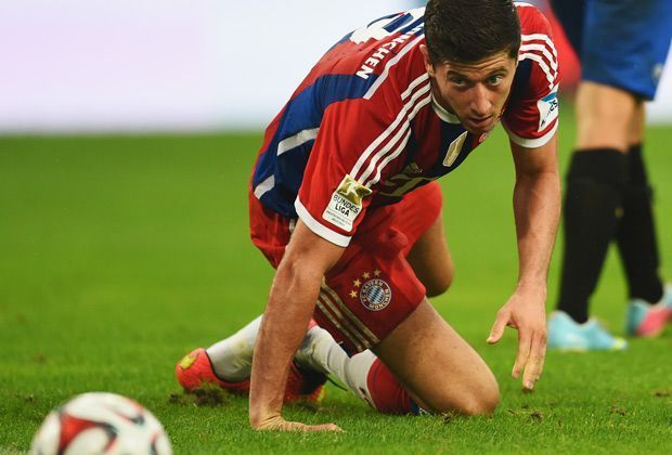 
                <strong>MSV Duisburg vs. FC Bayern: Robert Lewandowskis Debüt</strong><br>
                Lewandowski reibt sich weiter auf, der Doppelpack will dem Angreifer jedoch nicht mehr gelingen. Es bleibt beim 1:1. Kurz vor Ende wird der Pole ausgewechselt und beendet seinen ersten Auftritt im Dress des neuen Arbeitgebers.
              