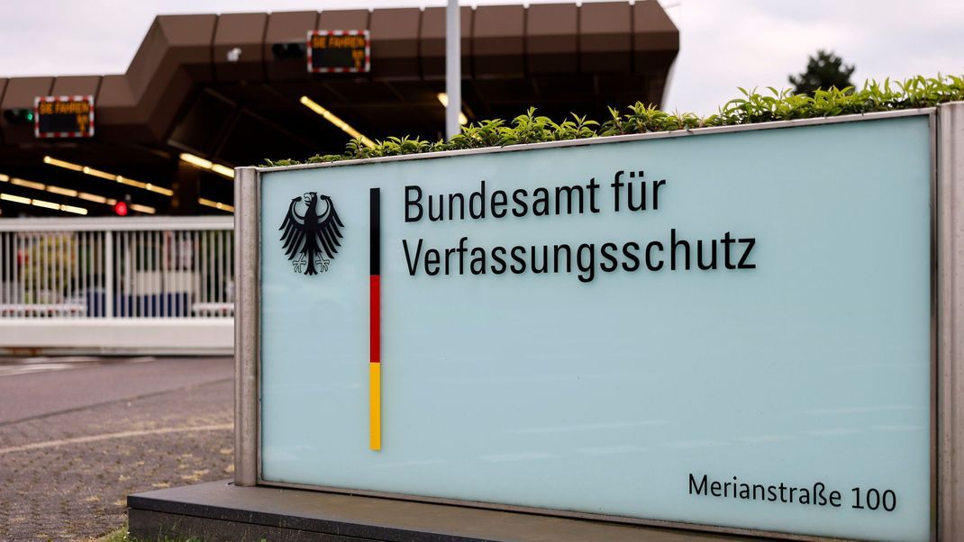Das Bundesamt für Verfassungsschutz (BfV) in Chorweiler. In Deutschland ist es Aufgabe aller Verfassungsschutzbehörden, Spionage zu bekämpfen.