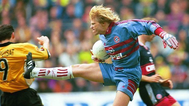 
                <strong>Stephane Chapuisat</strong><br>
                Stephane Chapuisat (3. April 1999): Oliver Kahn ist nicht unbedingt als fairer Spieler bekannt. In der Partie gegen den BVB beißt er Heiko Herrlich und schafft mit seinem Tritt gegen Stephane Chapuisat neue Maßstäbe. "Kung-Fu-Kahn" springt mit gestrecktem Bein in den Gegenspieler und verfehlt ihn nur knapp. Für die Aktion sieht Kahn nur Gelb. 
              