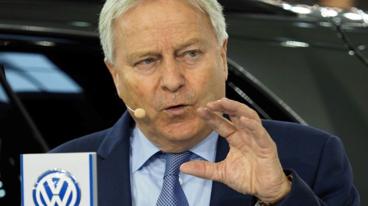 ÖFB-Präsident Leo Windtner spricht Trainingsverbot aus