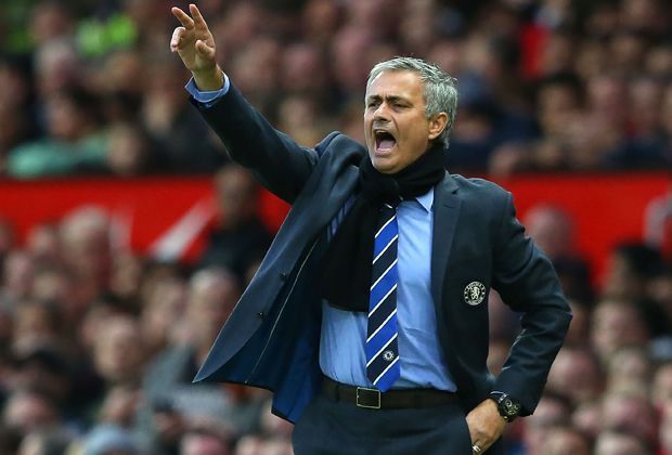 
                <strong>Jose Mourinho</strong><br>
                Für ihn wäre es nicht die erste Kür zum Welttrainer: Von UEFA und FIFA wurde Jose Mourinho mehrfach zum Trainer des Jahres ausgezeichnet, Englands und Italiens Liga schätzen seine Verdienste. Seit 2013 trainiert er Chelsea, derzeit stehen die "Blues" an der Liga-Spitze.
              