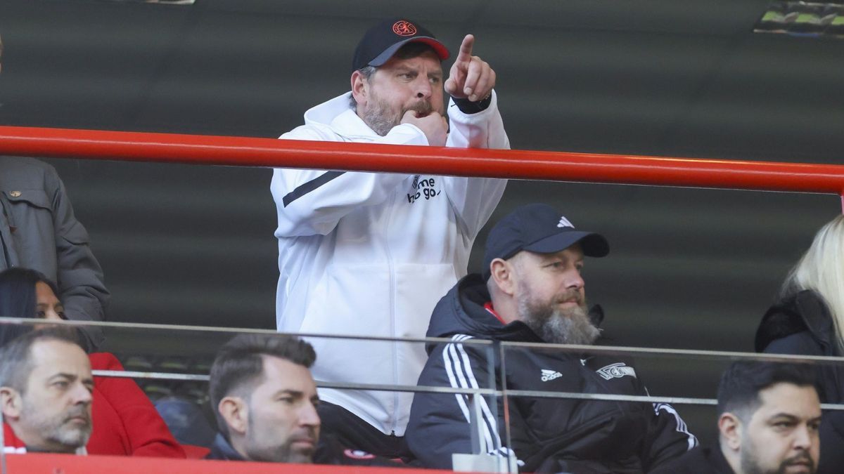 Baumgart ist auch auf der Tribüne in seinem Element