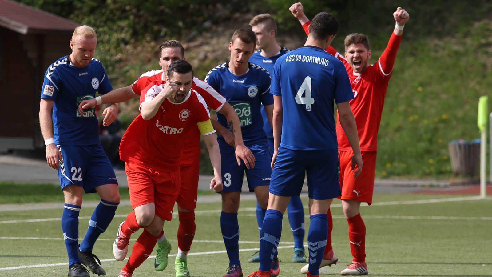 
                <strong>Ein Teilnehmer wird noch ermittelt</strong><br>
                Ein westfälischer Vertreter wird noch hinzukommen: In der Auswahl stehen ASC Dortmund, Kaan-Marienborn, Lippstadt oder Rödinghausen
              