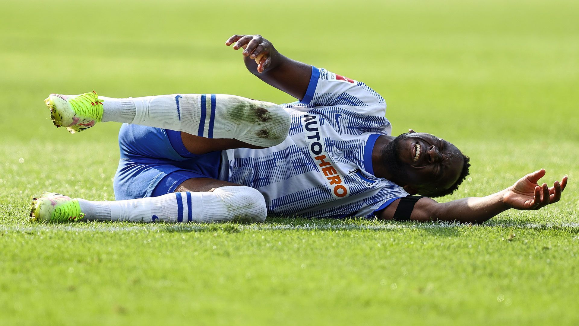 
                <strong>Hertha BSC</strong><br>
                &#x2022; <strong>Streichkandidaten: </strong>Dodi Lukebakio (Rechtsaußen), Lucas Tousart (defensiver Mittelfeldspieler), Davie Selke (Stürmer), Deyovaisio Zeefuik (Rechtsverteidiger, Krzysztof Piatek (Stürmer), Javairo Dilrosun (Linksaußen), Santiago Ascacibar (defensiver Mittelfeldspieler), Omar Alderete (Innenverteidiger)<br>&#x2022; <strong>Einkaufskandidaten:</strong> Chidera Ejuke (Linksaußen/ZSKA Moskau)<br>
              