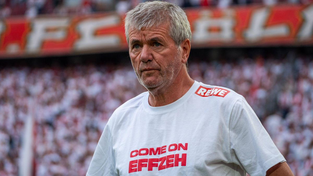 Friedhelm Funkel (1. FC Koeln, Trainer) 1. FC Koeln vs. 1. FC Kaiserslautern, Fussball, 2. Bundesliga, 34. Spieltag, Saison 2024 2025, 18.05.2025 DFL REGULATIONS PROHIBIT ANY USE OF PHOTOGRAPHS AS ...