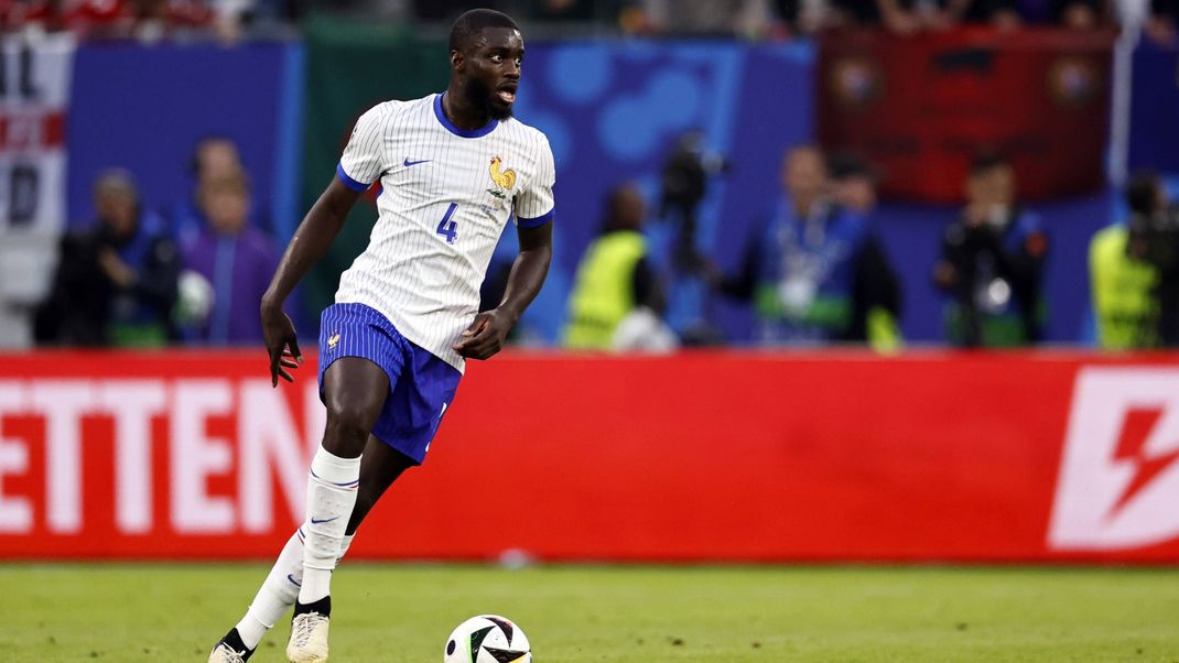 HAMBURG - Dayot Upamecano of France during the UEFA EURO, EM, Europameisterschaft,Fussball 2024 quarter-final match between Portugal and France at Volksparkstadion on July 5, 2024 in Hamburg, Germany. ANP Hollandse Hoogte MAURICE VAN STEEN UEFA EURO 2024 2024 xVIxANPxSportx xVanxSteenxFotografiexIVx 502830369 originalFilename: 502830369.jpg