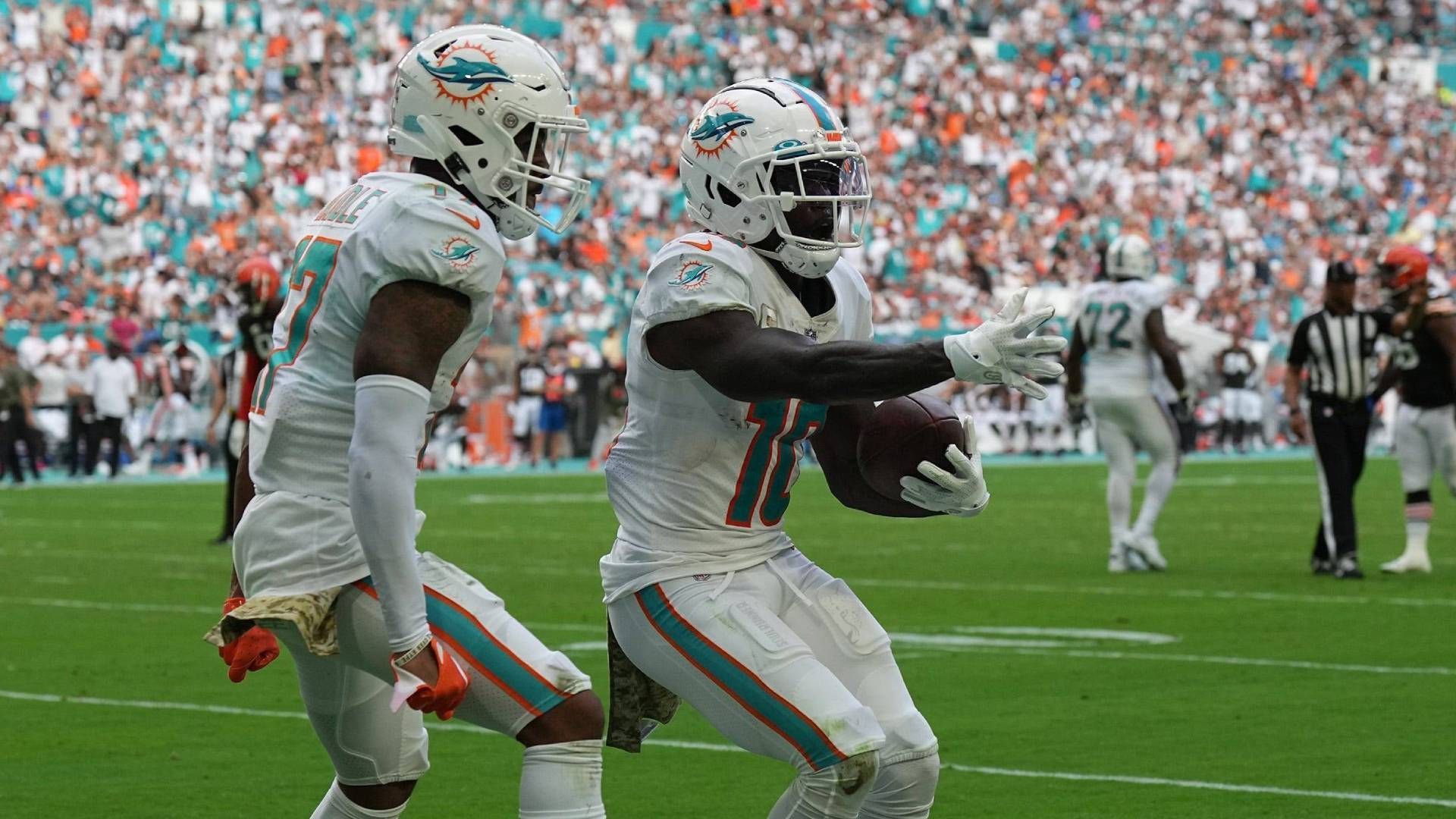 
                <strong>2. Platz: Tyreek Hill (Miami Dolphins)</strong><br>
                Rating: 98 (Madden 23: 97)
              