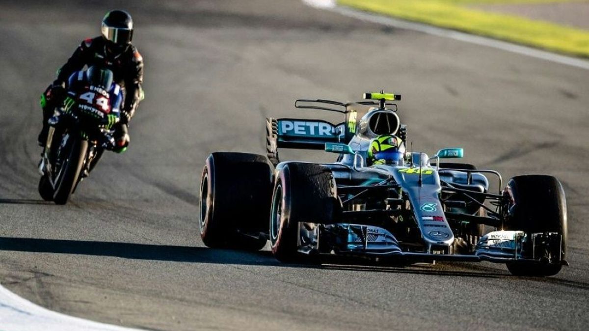 Hamilton auf zwei, Rossi auf vier Rädern unterwegs