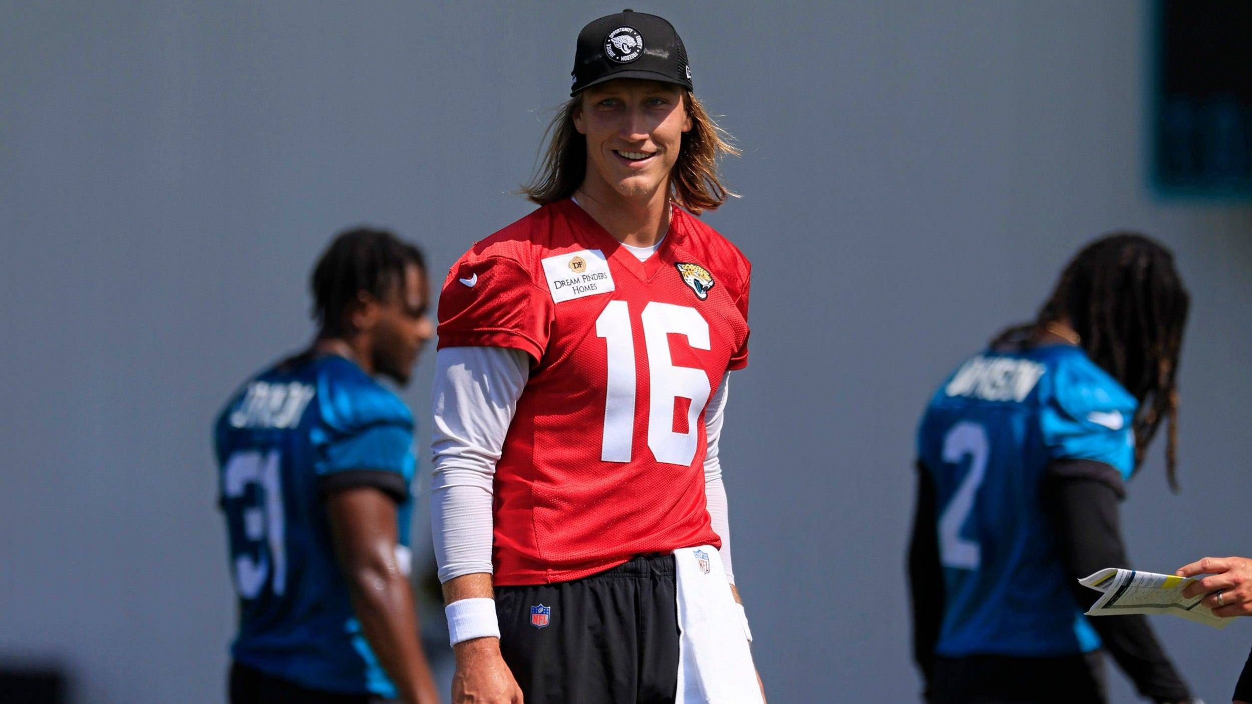 <strong>Jahr: 2021</strong><br>Team: Jacksonville Jaguars<br>Quarterback: Trevor Lawrence<br>Position: 1