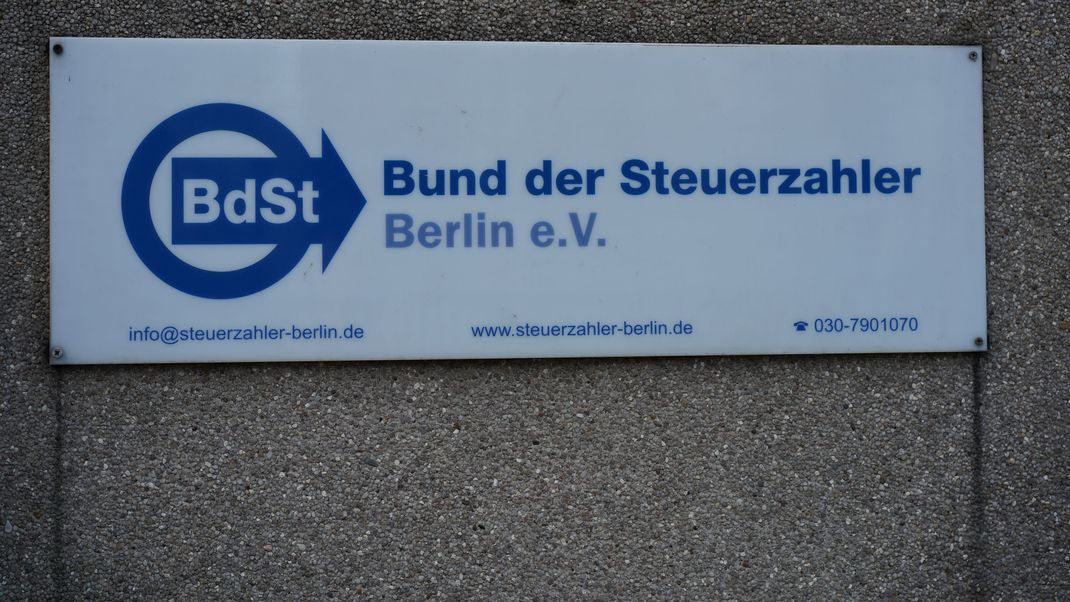 Der BdSt deckt jedes Jahr erneut sinnlose Geldverschwendung des Staates in seinem Schwarzbuch auf.
