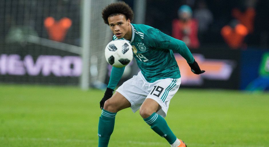 
                <strong>Leroy Sane (Manchester City)</strong><br>
                Hat sich unter Guardiola überragend entwickelt und wurde zum besten Premier-League-Nachwuchsspieler der Saison gewählt. Ob es für die Startelf reicht, wird von Marco Reus' Fitnesszustand abhängen. Sollte Reus es wieder nicht schaffen, ist Sane der ideale Ersatz.
              