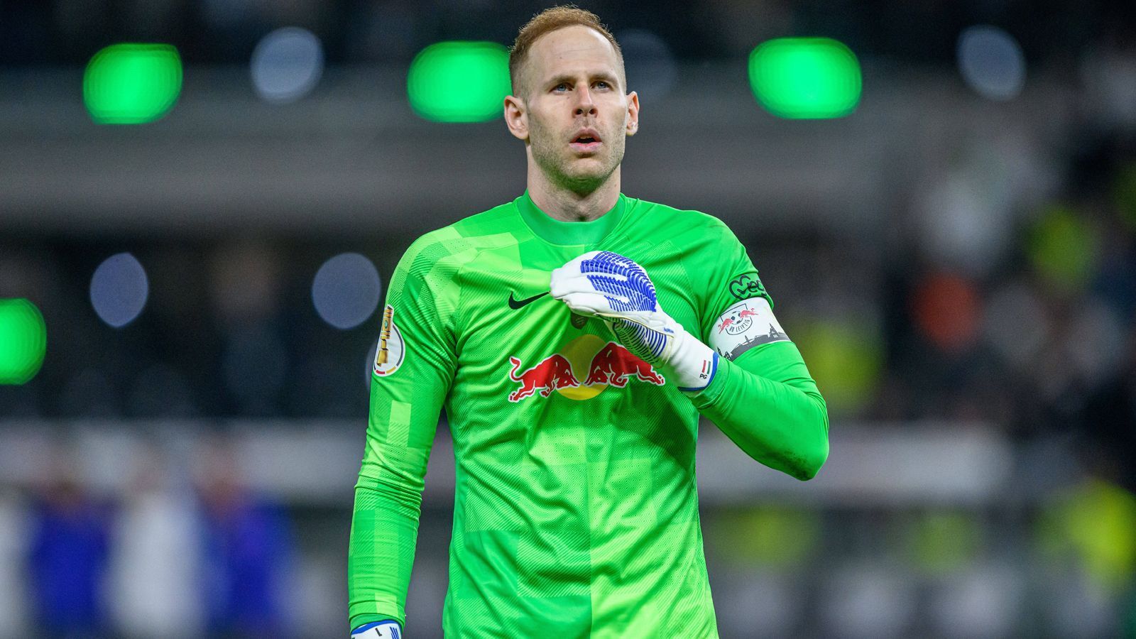 
                <strong>Platz 3: Peter Gulacsi</strong><br>
                Geschätztes Jahresgehalt: 6 Mio. Euro
              