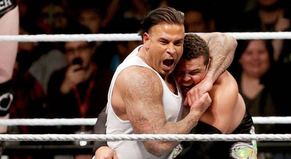 
                <strong>Tim Wiese</strong><br>
                Nur um dann mit voller Kraft zurückzuschlagen. Sein "Side Headlock" kann sich durchaus sehen lassen.
              