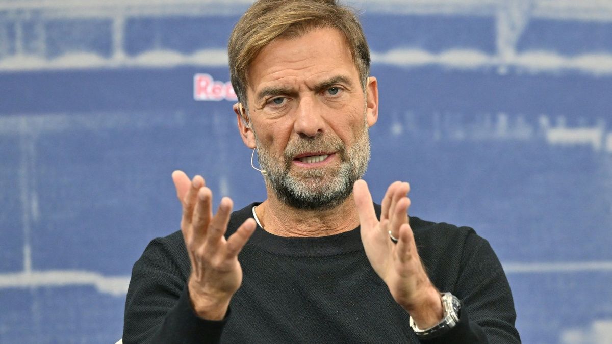 Football: Red Bull&apos;s Jurgen Klopp holds press conference