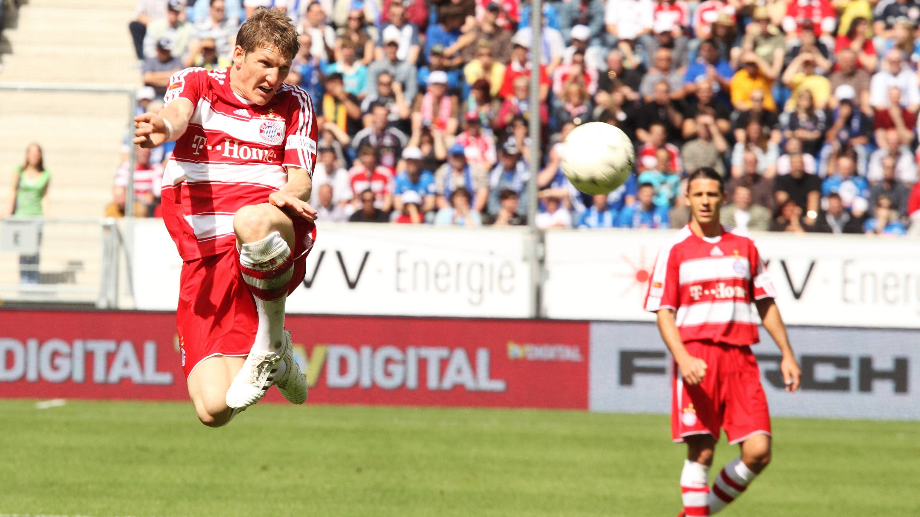 <strong>FC Bayern: Mittelfeld<br></strong>Neben van Bommel durfte <strong>Bastian Schweinsteiger</strong> ran und erwischte ebenfalls einen seiner schlechteren Tage.