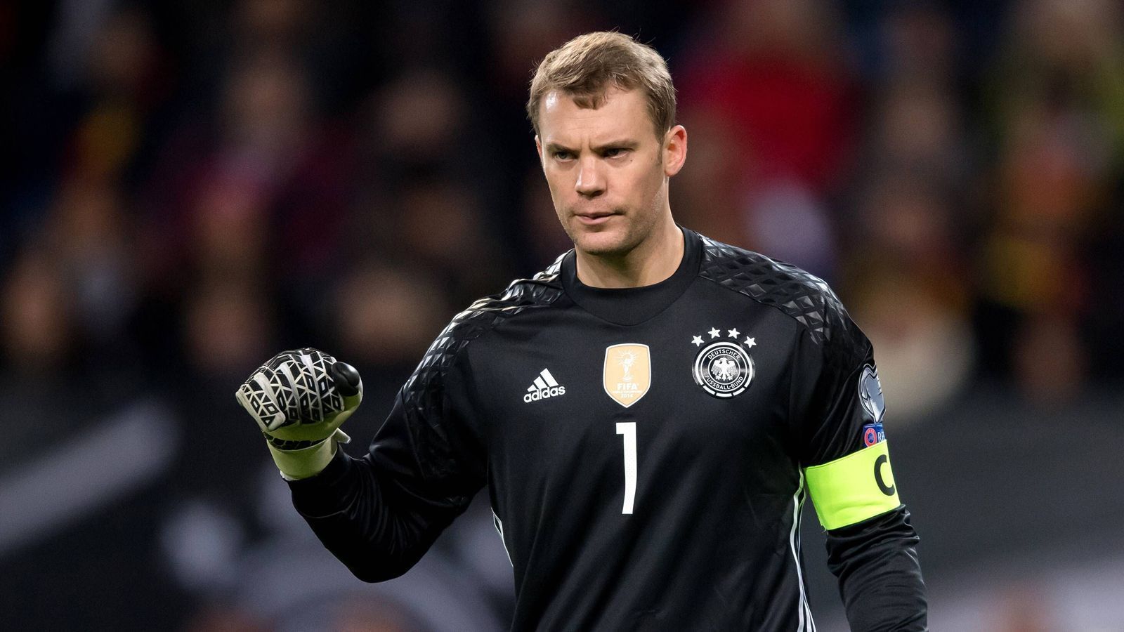 
                <strong>Manuel Neuer</strong><br>
                Nummer 1: Manuel Neuer (Bayern München), Tor, 32 Jahre, 79 Länderspiele, kein Tor
              