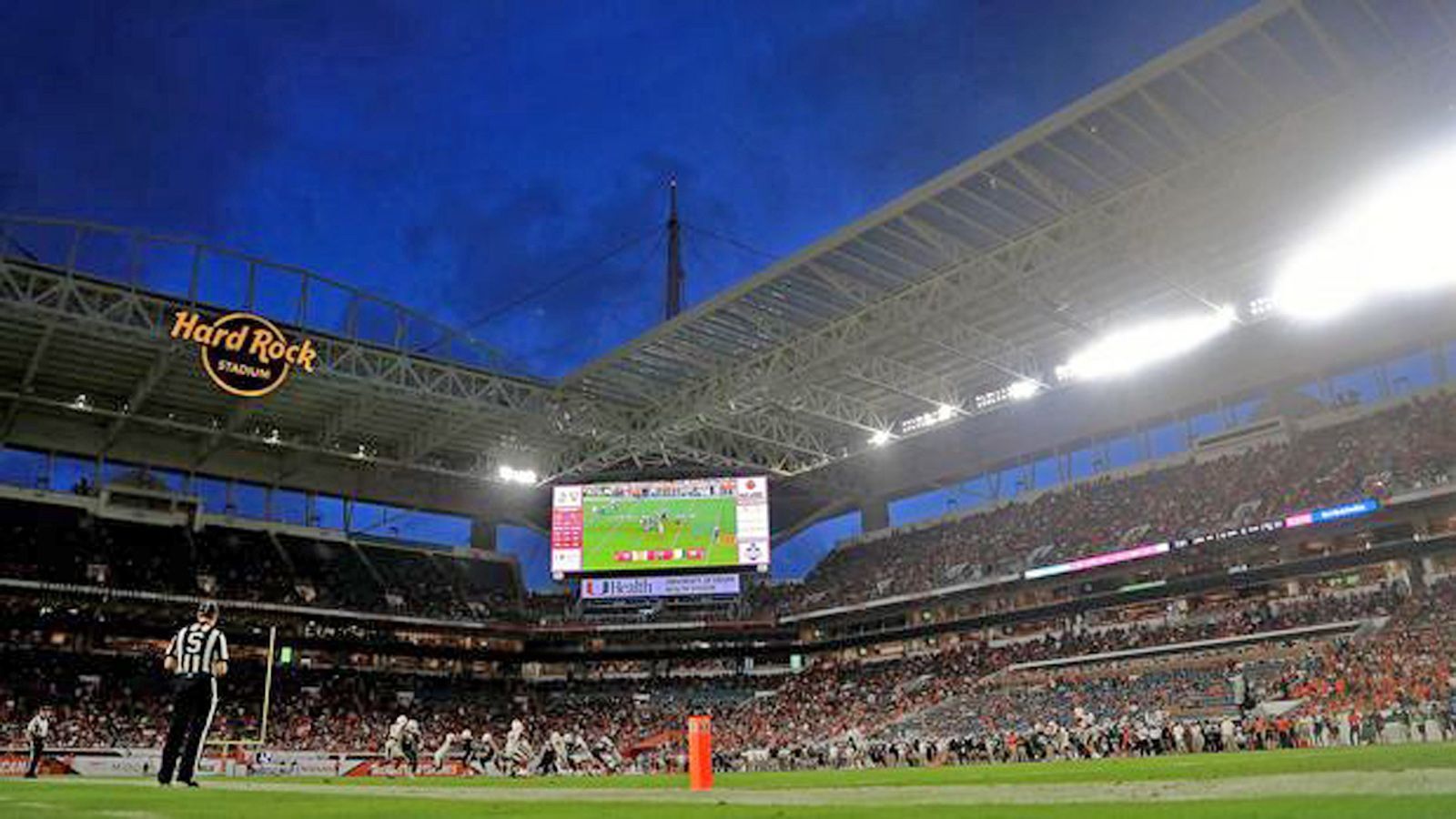 <strong>Miami: Hard Rock Stadium</strong><br>
                Kapazität: 65.326&nbsp;<br>WM-Spiele: 7 (4 Gruppenspiele, 1x Runde der letzten 32, 1 Viertelfinale, Spiel um Platz 3)