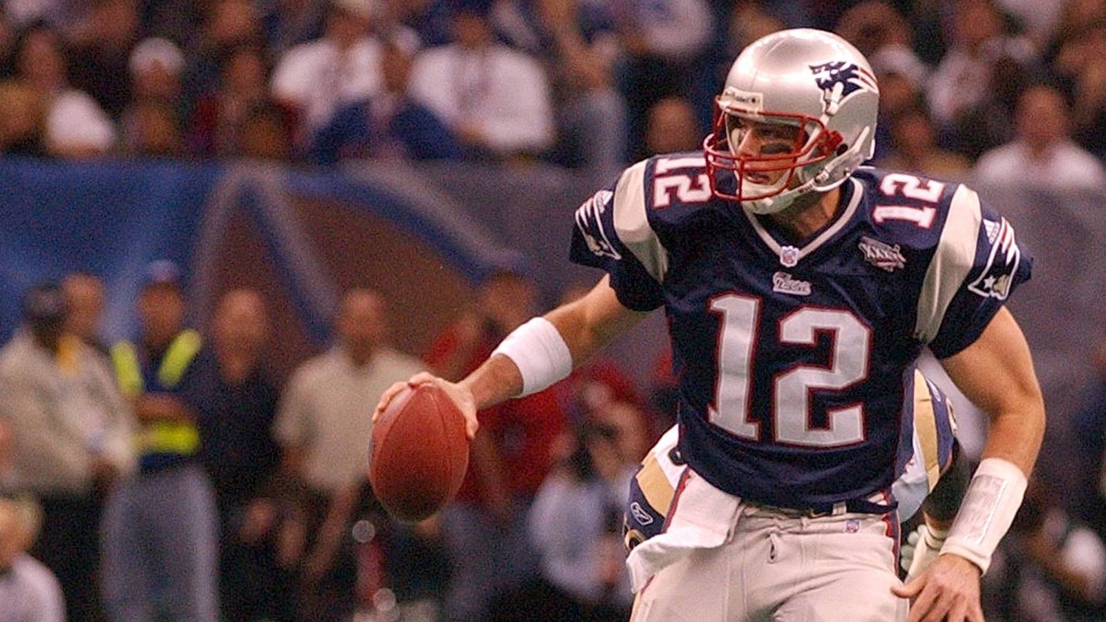 
                <strong>Tom Brady (Sieg im Super Bowl XXXVI)</strong><br>
                Von 288.000 auf 7,4 Millionen DollarTeam: New England PatriotsSuper Bowl MVP: ja
              