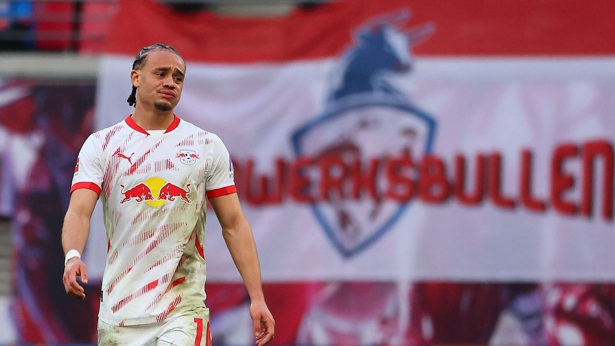 RB Leipzig - Mainz Bundesliga Leipzig, 01.03.2025, Red Bull Arena, Fußball Bundesliga, Spieltag 24 , RB LEIPZIG vs. 1. FSV MAINZ 05 , Tor für Mainz zum 1:2. Im Bild : Xavi Simons (10, RB Leipzig) e...