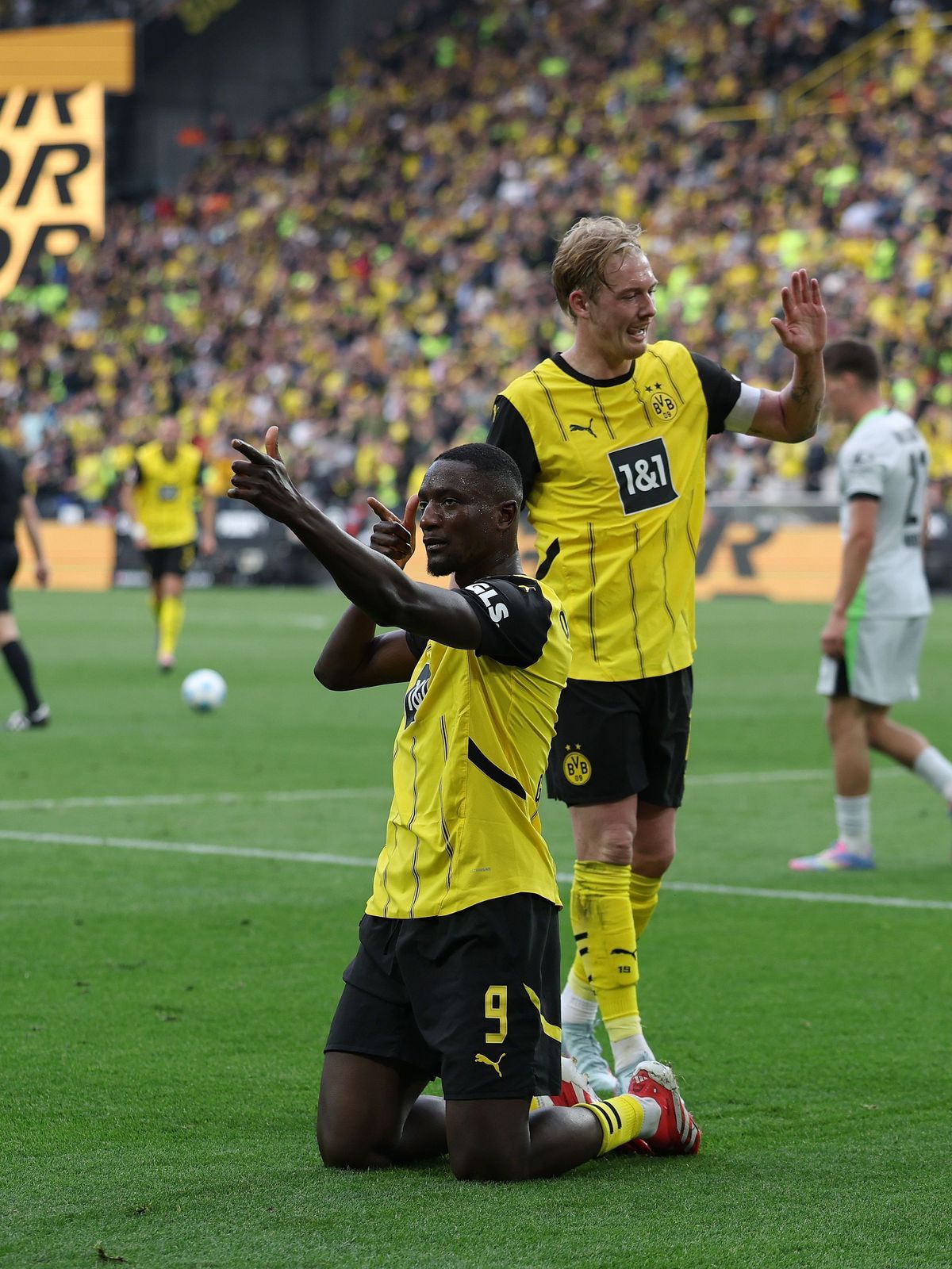 Borussia Dortmund v VfL Wolfsburg - Bundesliga