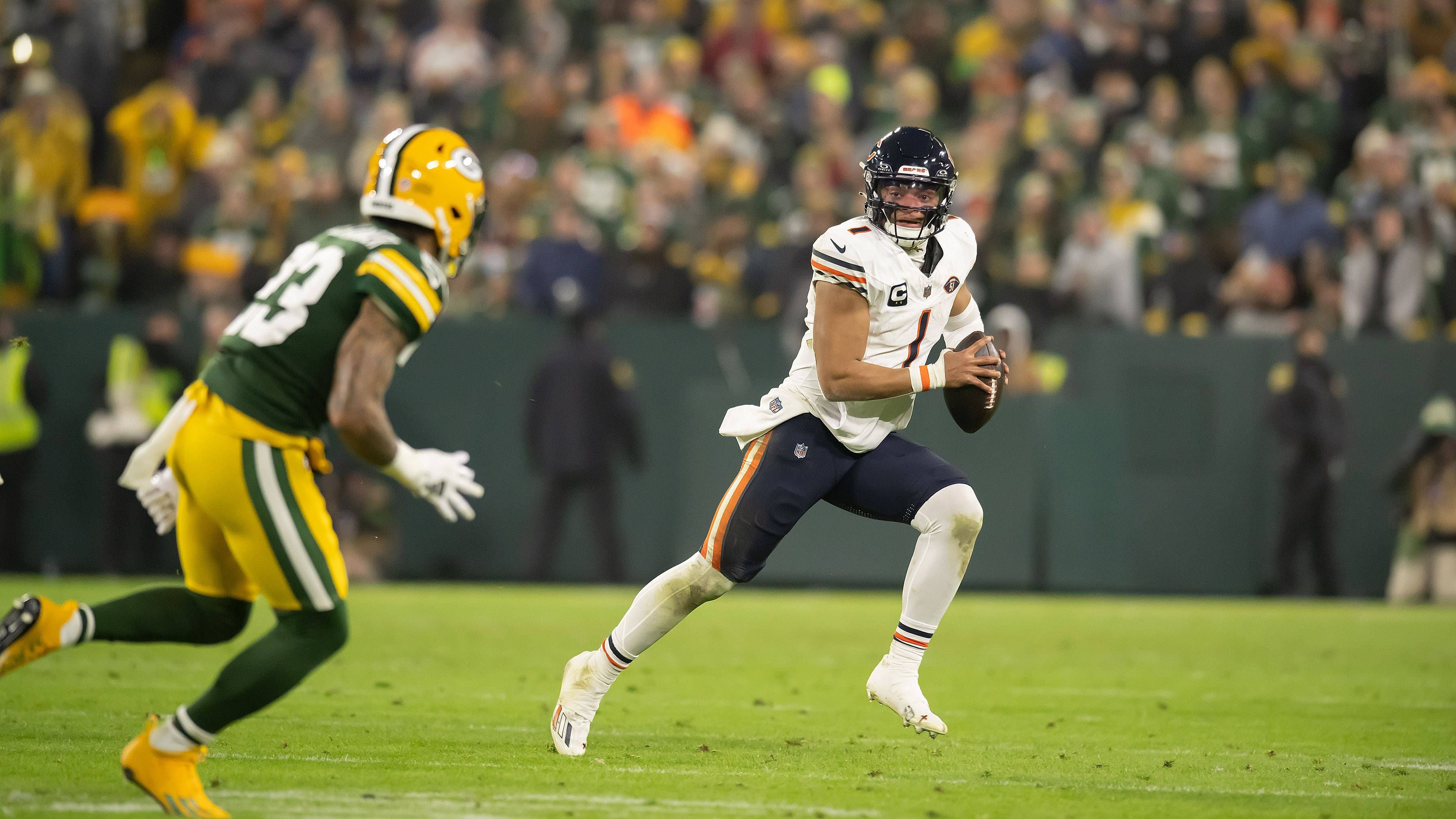 <strong>Justin Fiels (Chicago Bears)<br></strong>... Justin Fields abriet. Der Bears-Starter der vergangenen Jahre könnte zu haben sein - insbesondere, wenn Chicago im kommenden Draft mit dem ersten Pick eines der Top-Prospects auswählt. Kürzlich <a data-li-document-ref="352301" href="https://www.ran.de/sports/american-football/nfl/news/justin-fields-entfolgt-chicago-bears-auf-social-media-und-liefert-begruendung-352301">entfolgte Fields den Bears auf Instagram und heizte damit die Gerüchteküche an</a>.&nbsp;