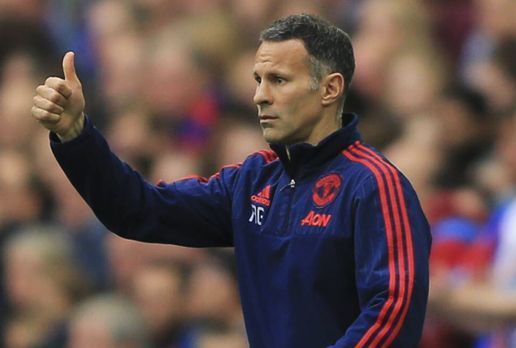 
                <strong>Ryan Giggs</strong><br>
                Nach unglaublichen 29 Jahren ist das Kapitel "Manchester United" für Ryan Giggs beendet! Die Klub-Legende verlässt die "Red Devils" - im Trainerstab von Coach Jose Mourinho ist für den 42-Jährigen kein Platz mehr. ran.de blickt auf seine Wahnsinns-Karriere bei United zurück. 
              