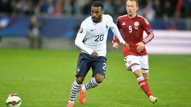 
                <strong>Alexandre Lacazette (Frankreich)</strong><br>
                Alexandre Lacazette (Frankreich): Obwohl Nationaltrainer Deschamps auf die Offensivkräfte Benzema und Martial verzichtet, benötigt der Weltmeister von 1998 auch Lyons Torjäger Lacazette nicht für das Spiel in Luxemburg. Dabei hat Lacazette eine überragende Torquote in der Ligue 1 vorzuweisen. In 24 Saisonspielen traf er 23 Mal. Deschamps vertraut stattdessen auf Olivier Giroud (Arsenal), Kevin Gameiro (Atletico Madrid) und Monacos Shootingstar Kylian Mbappe.
              