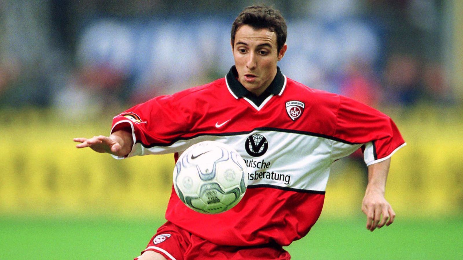 
                <strong>Michael Mifsud (Malta)</strong><br>
                Bundesliga-Einsätze: 21 -Bundesliga-Tore: 2 - Verein in der Bundesliga: 1. FC Kaiserslautern
              