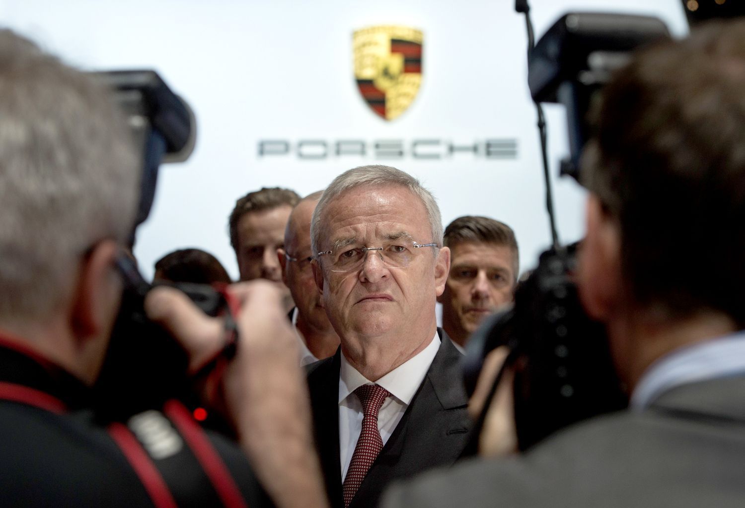 porsche piëch dominiert trotz abwesenheit