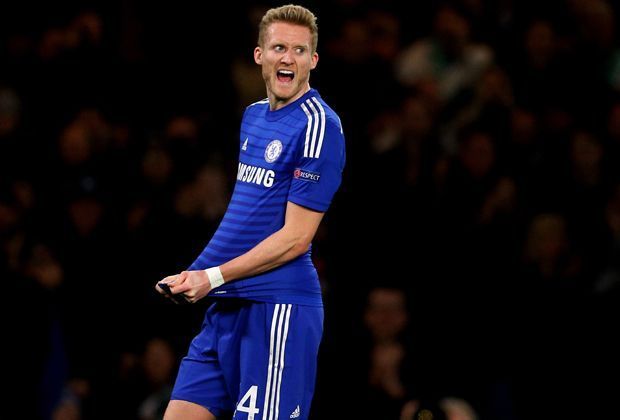 
                <strong>Andre Schürrle zum VfL Wolfsburg</strong><br>
                Nach langem Pokern gab es kurz vor Schluss die Einigung mit Chelsea: Andre Schürrle unterschreibt bei den Wölfen einen Vertrag bis 2019. Für den Weltmeister legte der Tabellenzweite 32 Millionen Euro auf den Tisch - so viel wie für keinen Spieler zuvor.
              
