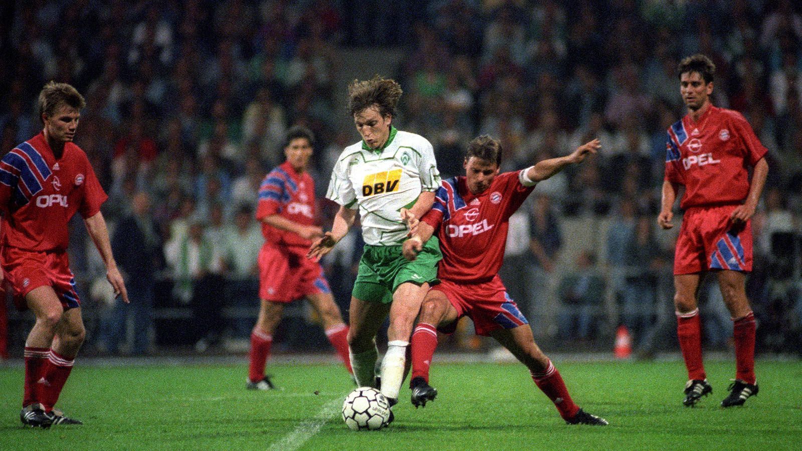 
                <strong>Saison 1992/93</strong><br>
                Herbstmeister: Bayern München 25:9 Punkte Deutscher Meister: Werder Bremen 48:20 Punkte
              