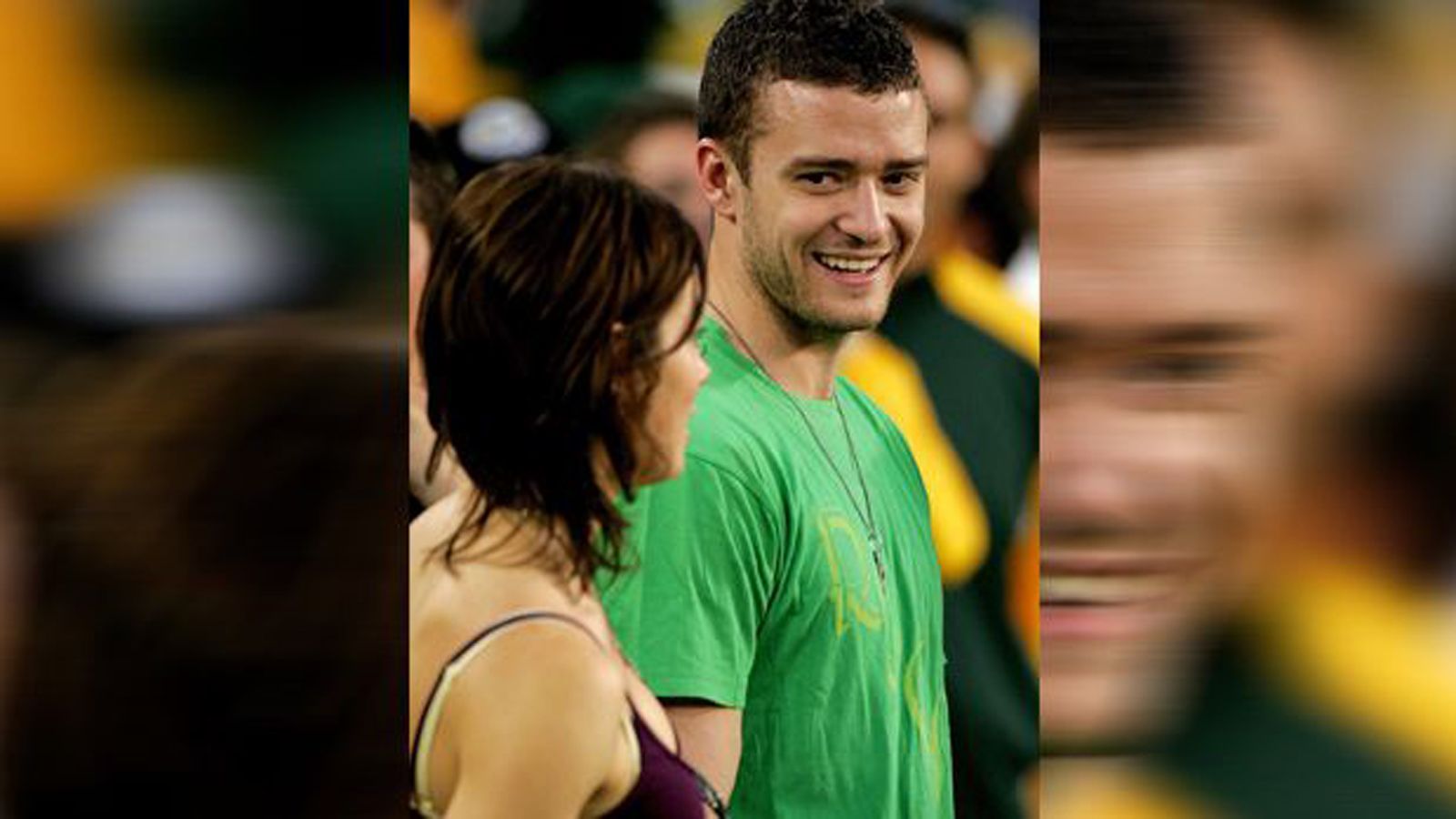 
                <strong>Justin Timberlake (Green Bay Packers)</strong><br>
                Justin Timberlake ist seit vielen Jahren Packers-Fan. Immer wieder zeigt sich der Musiker bei öffentlichen Auftritten in den Vereinsfarben oder trifft sich mit Quarterback Aaron Rodgers. Timberlake: "Ich habe Freunde, die Packers-Fans sind. Die würden mich köpfen, würde ich nicht für Green Bay jubeln."
              