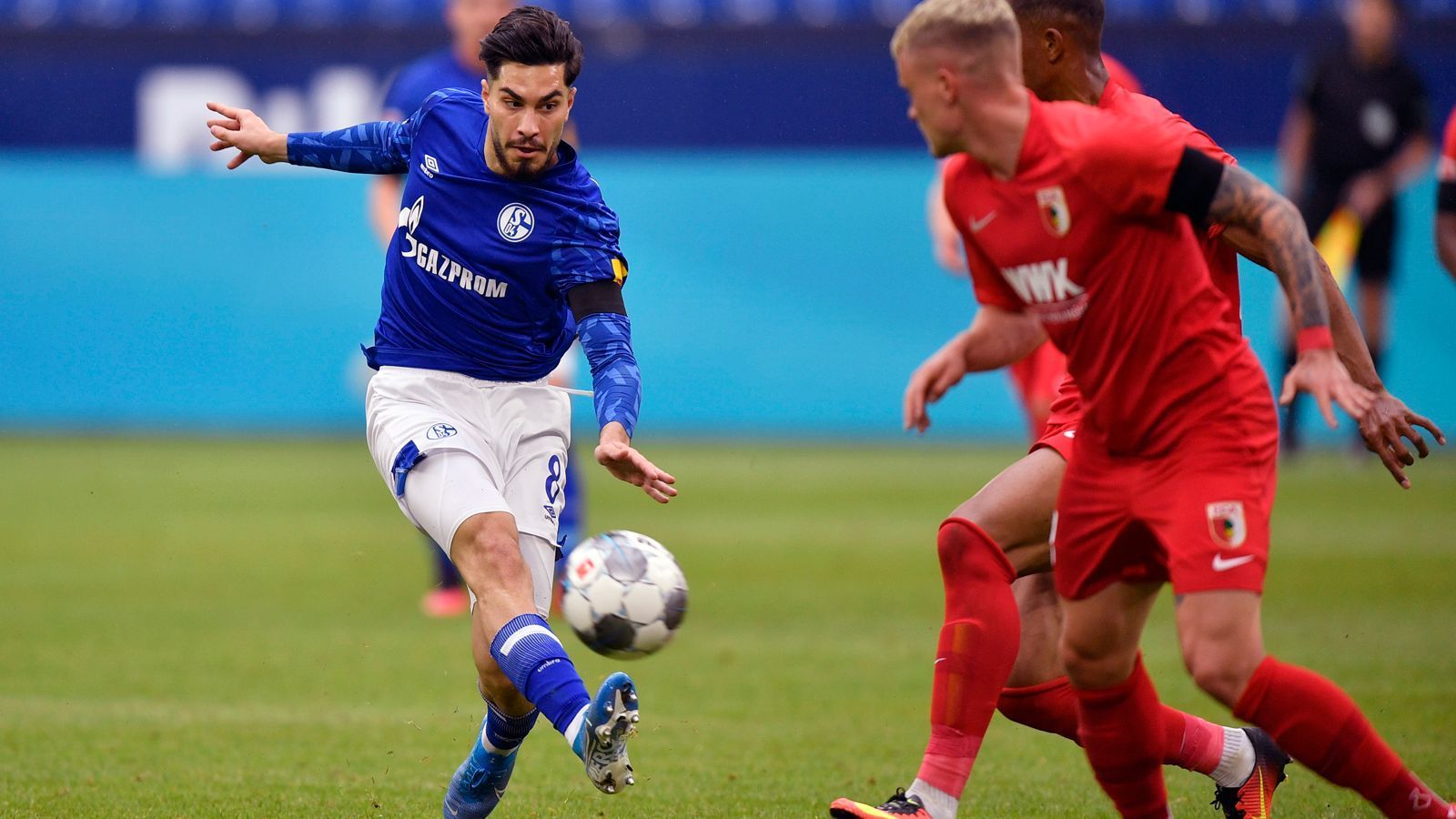 
                <strong>Suat Serdar (FC Schalke 04)</strong><br>
                Eine Knieverletzung setzt den Schalker Suat Serdar schon seit einiger Zeit außer Gefecht und der siebenmalige Bundesliga-Torschütze der Schalker in der zurückliegenden Saison wird auch in der kommenden Spielzeit den Auftakt verpassen. Auf etwa vier Monate wurde die Ausfallzeit des 23 Jahre altem Mittelfeldspielers Ende Mai geschätzt, die Bundesliga-Saison 2020/21 beginnt voraussichtlich am 18. September - ohne Serdar. 
              