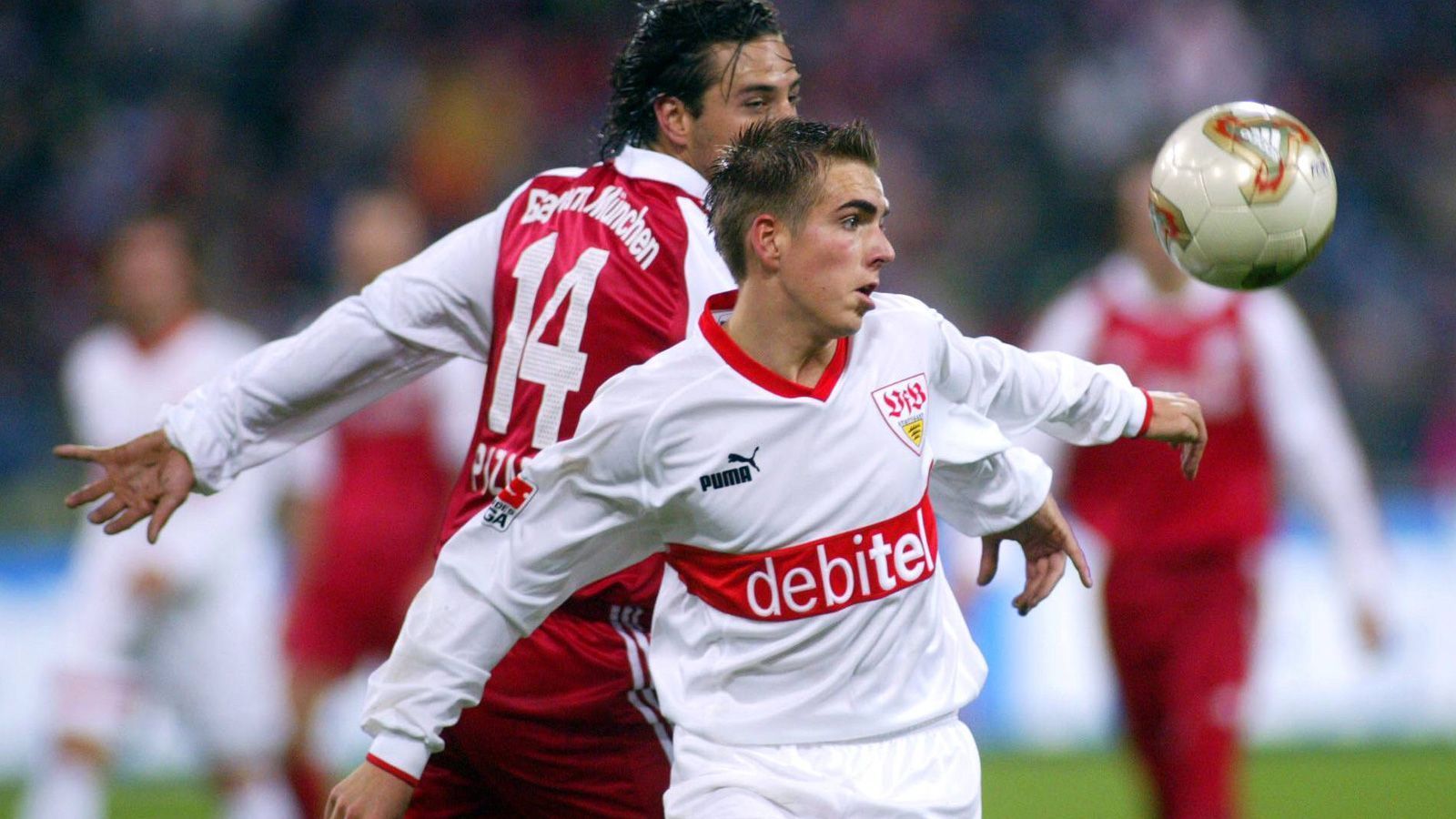 
                <strong>Philipp Lahm</strong><br>
                &#x2022; FC Bayern München: 1995 bis 2002 (Junioren), 2001 bis 2003 (FCB II), 2005 bis 2017 -<br>&#x2022; VfB Stuttgart: 2003 bis 2005 (vom FC Bayern ausgeliehen)<br>
              