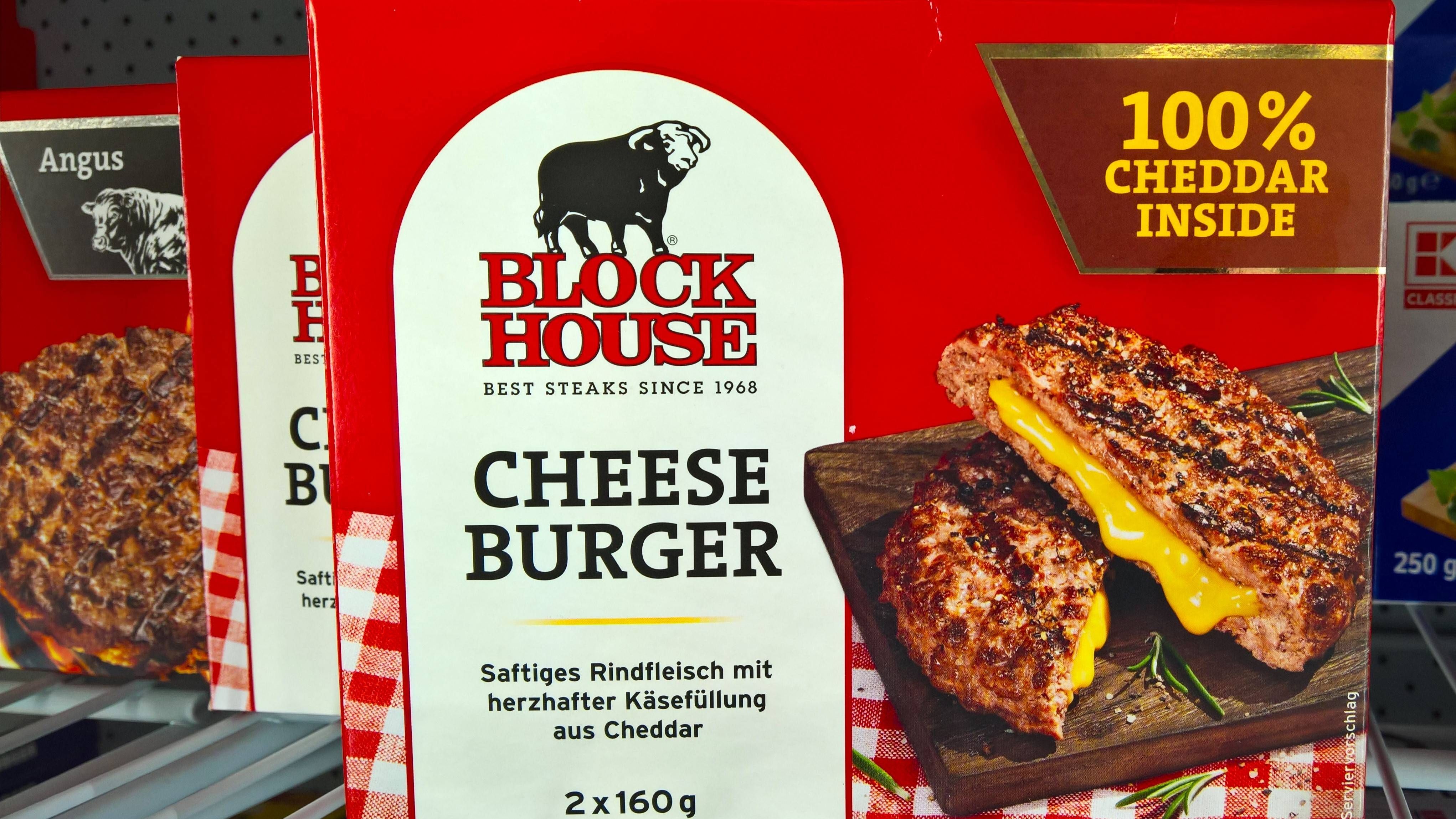 <strong>Cheesburger mit Bacon:</strong><br>12€