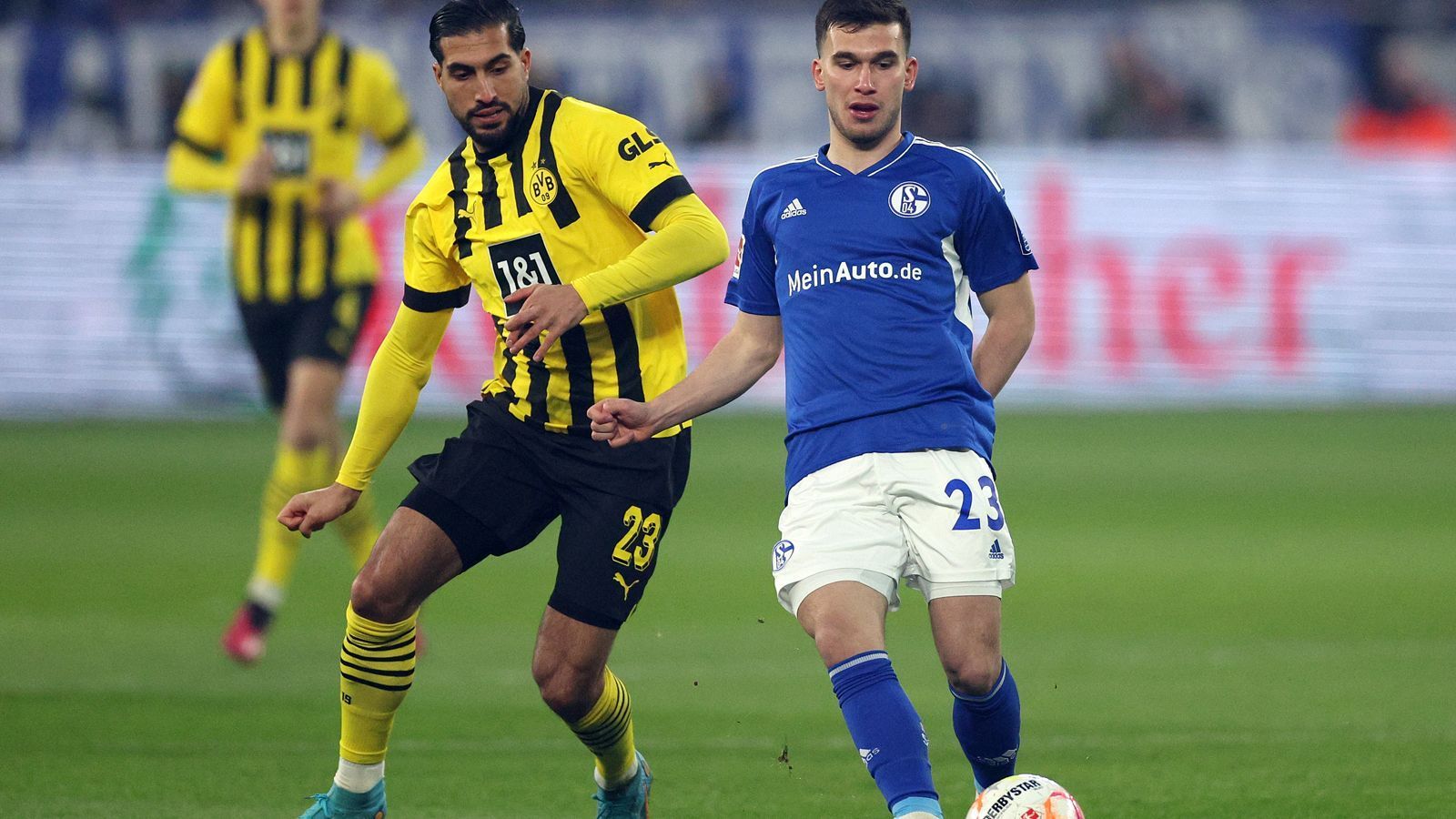 
                <strong>Mehmet Aydin (FC Schalke 04)</strong><br>
                Talent Mehmet Aydin rückt statt Eder Balanta in die S04-Startelf. Der 21-Jährige kann dabei aber kaum einmal Akzente setzen, ist gegen den Ball oft nicht aggressiv genug und im Spiel nach vorne quasi wirkungslos. ran-Note: 4
              