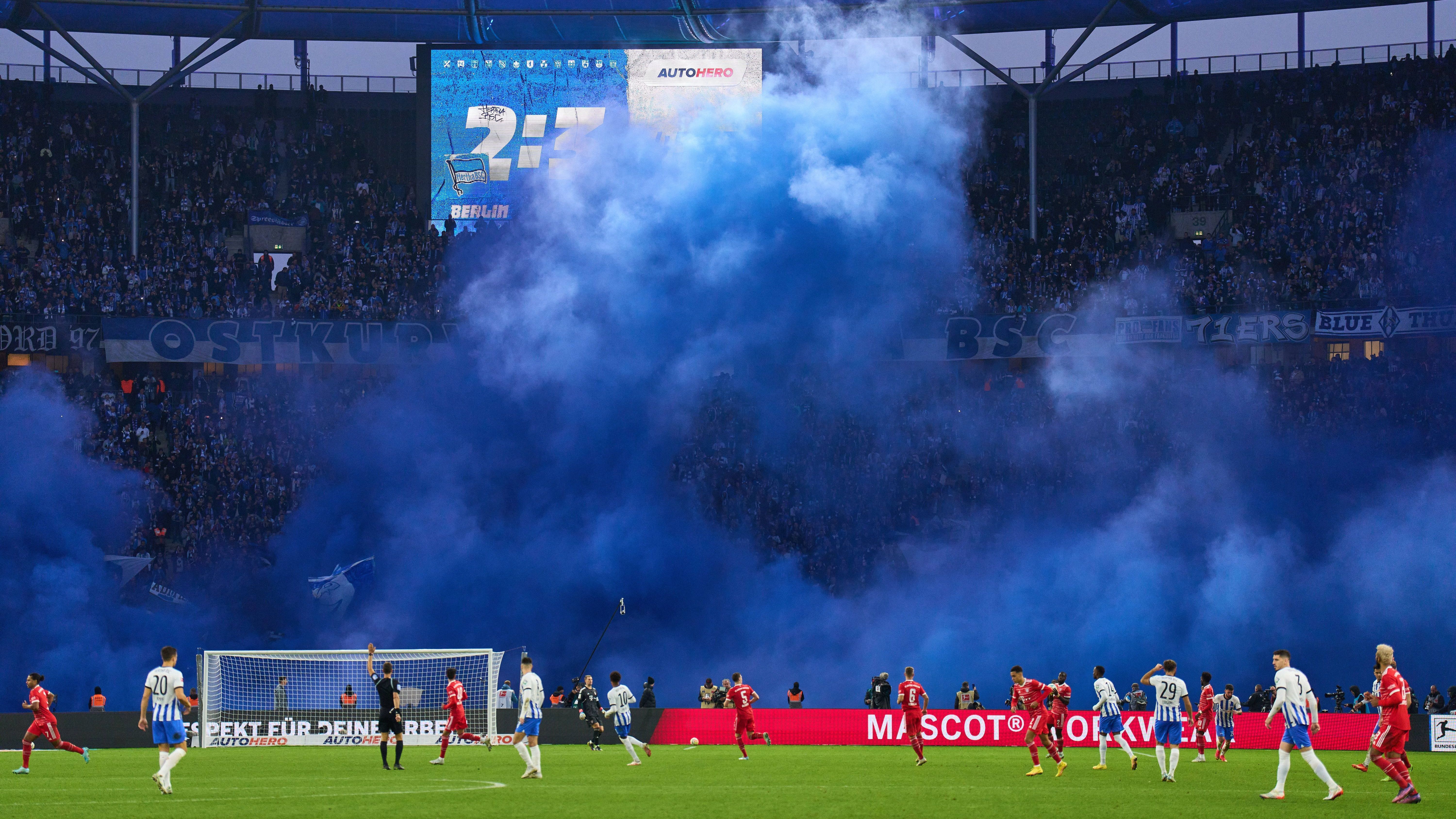 <strong>12. Platz: Hertha BSC - 1.352 Spiele</strong><br>Siege: 477<br>Unentschieden: 340<br>Niederlagen: 535